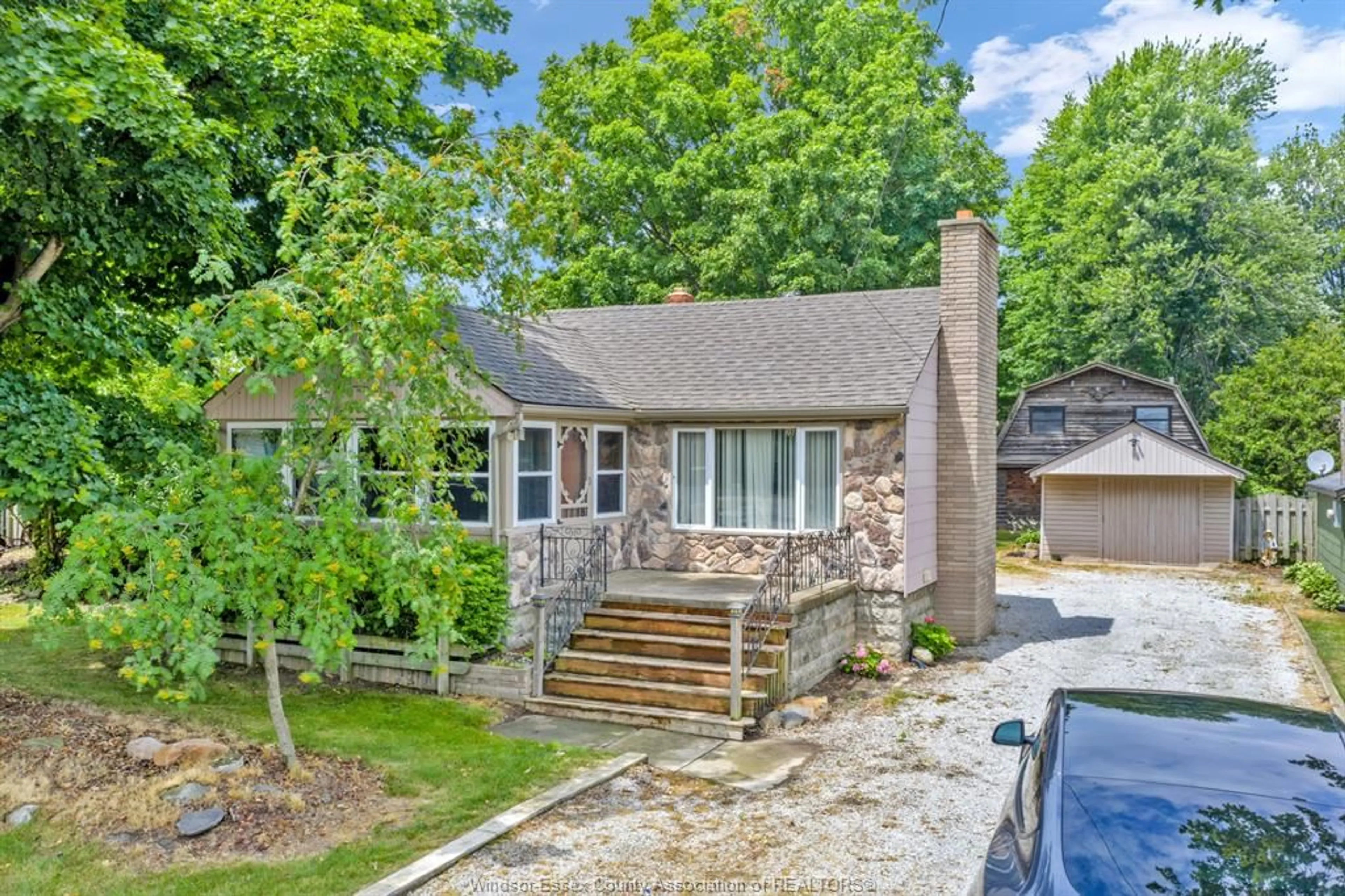 Home with brick exterior material, street for 35 WILKINSON Dr, Leamington Ontario N8H 1A1
