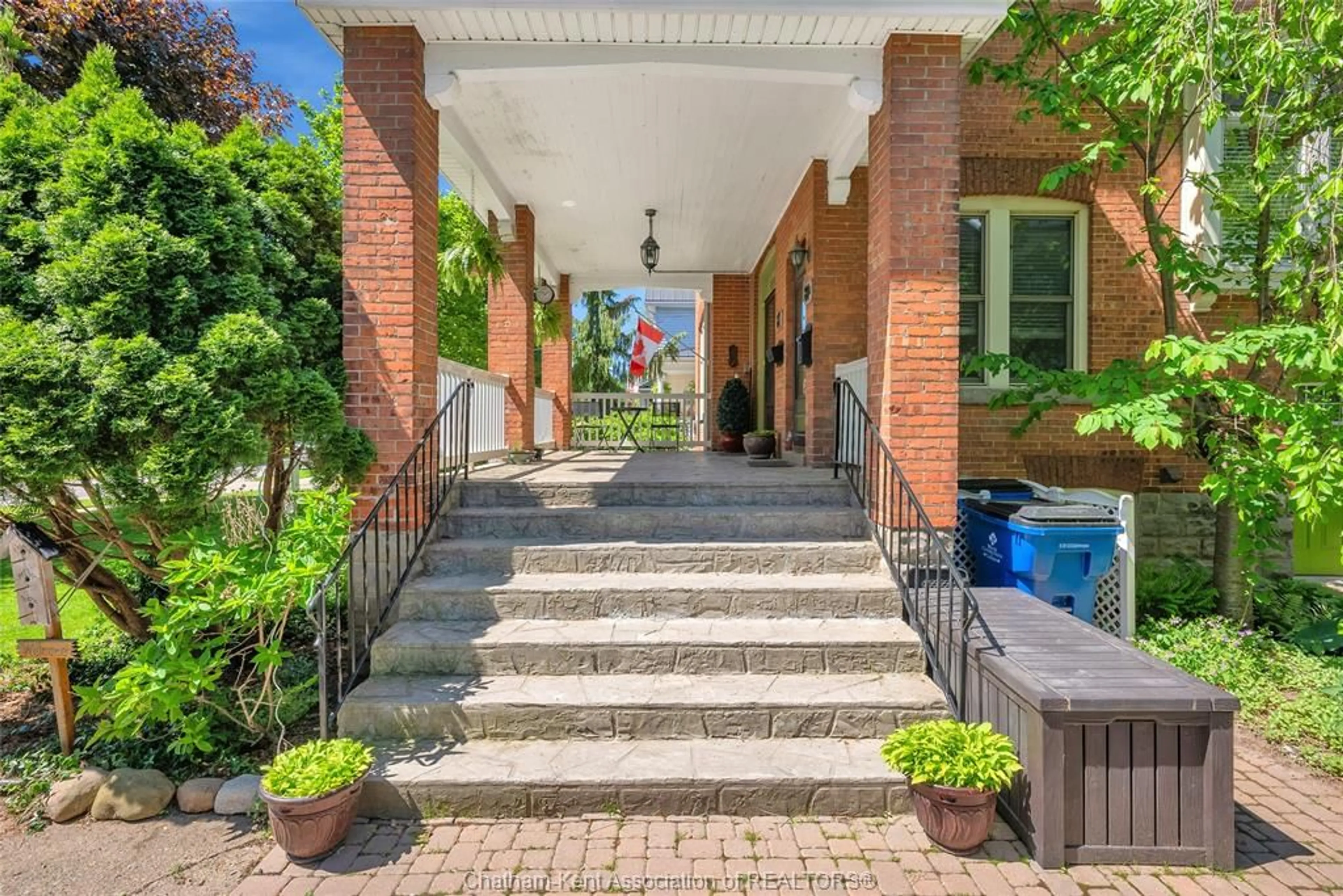 Patio, street for 81-81.5 Cross St, Chatham Ontario N7L 4K4