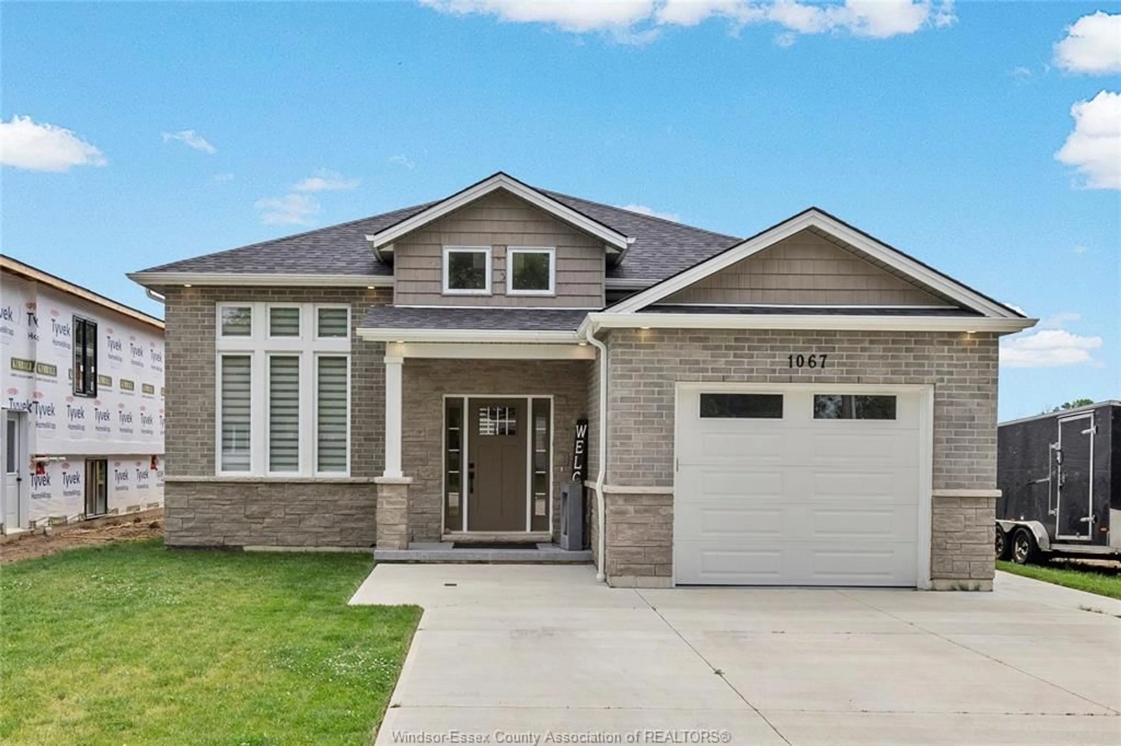 Home with brick exterior material, street for 1067 MAPLE Ave, Kingsville Ontario N9Y 3T5