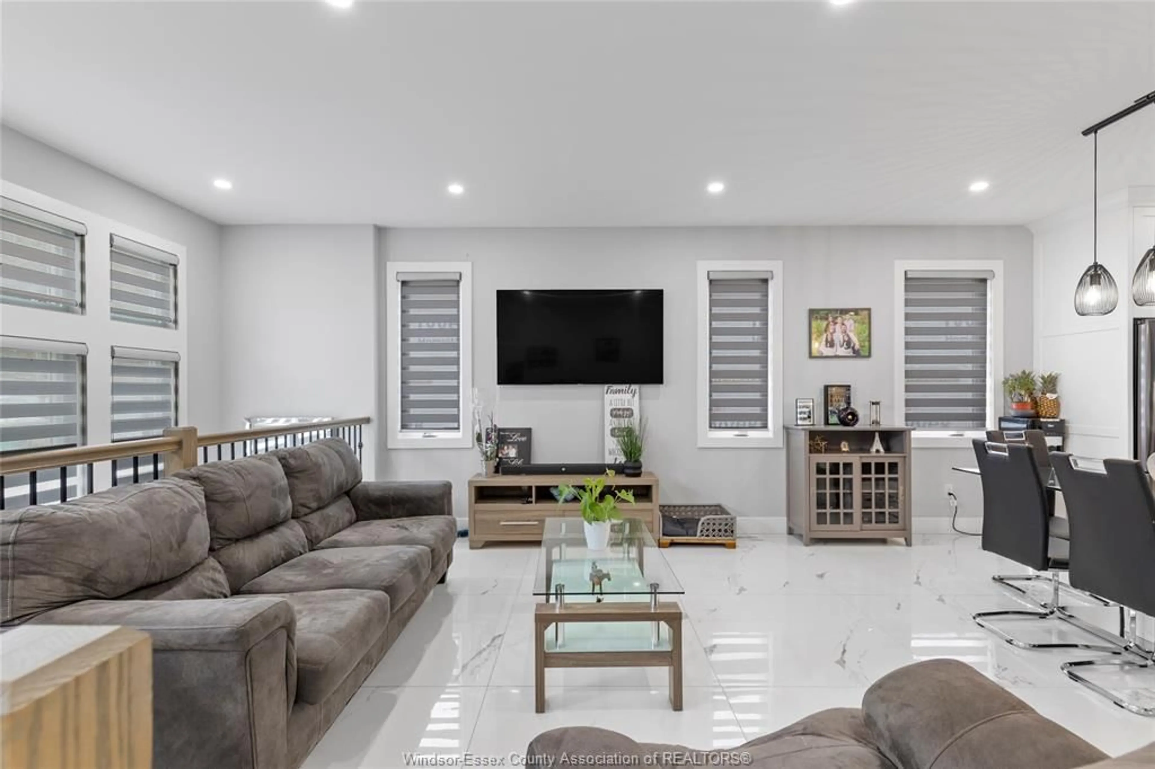 Living room with furniture, ceramic/tile floor for 1067 MAPLE Ave, Kingsville Ontario N9Y 3T5