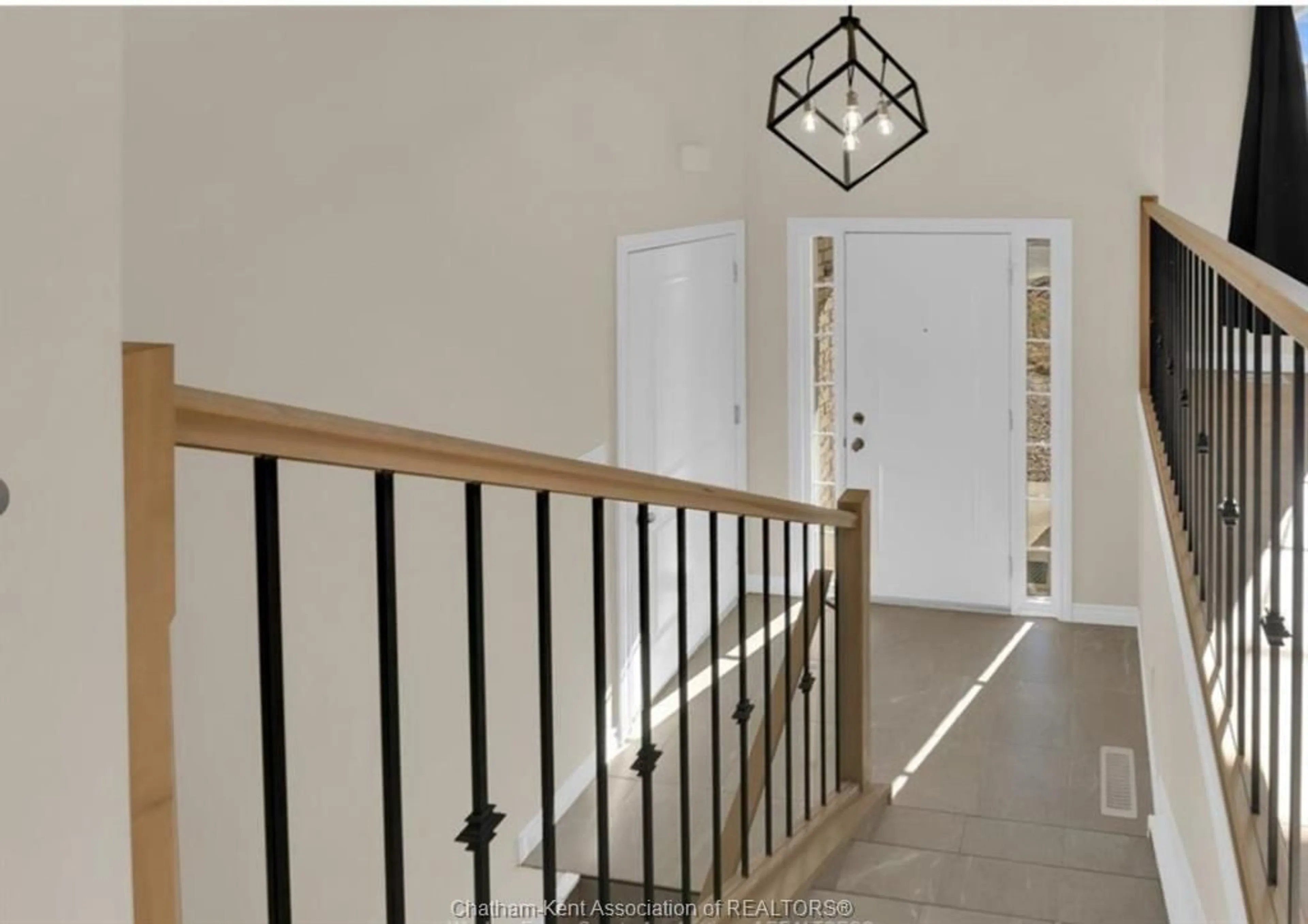 Indoor foyer for 384 Hemlock Lane, Belle River Ontario N0R 1A0