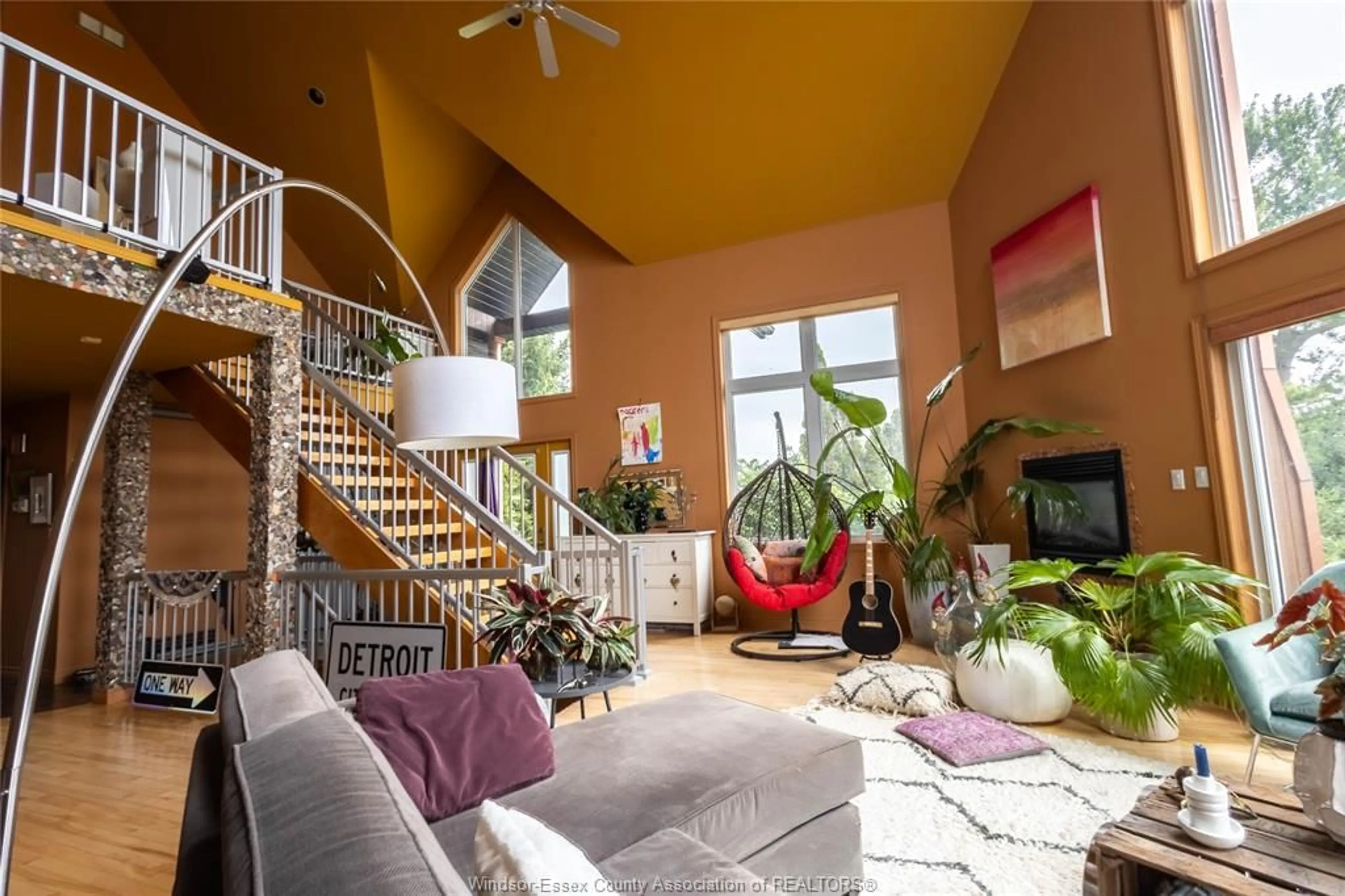 Living room with furniture, unknown for 535 ERIE (COUNTY RD 13), Essex Ontario N0G 1G0