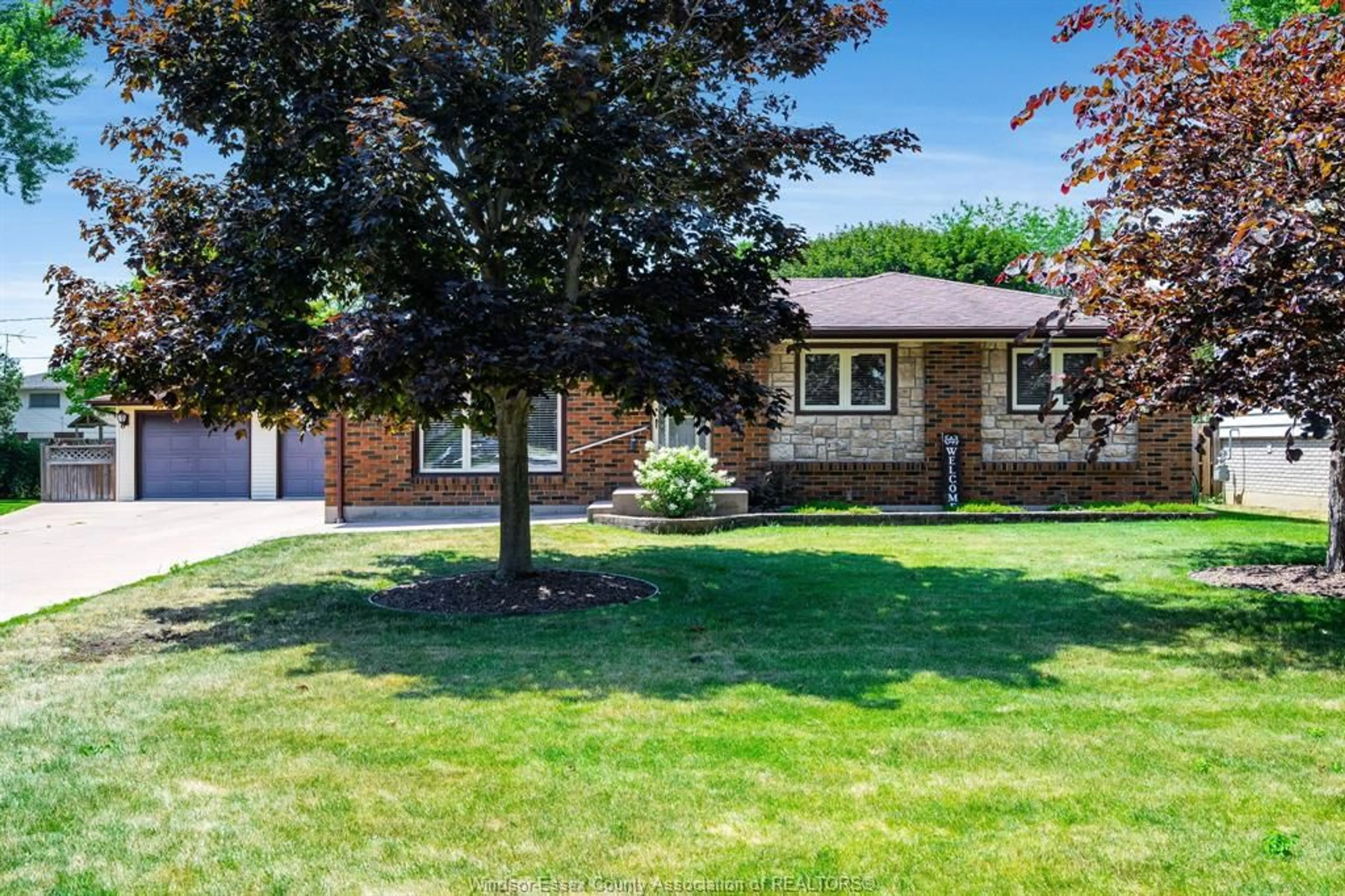 Home with brick exterior material, street for 1845 Fairlea Cres, Kingsville Ontario N0P 2G0