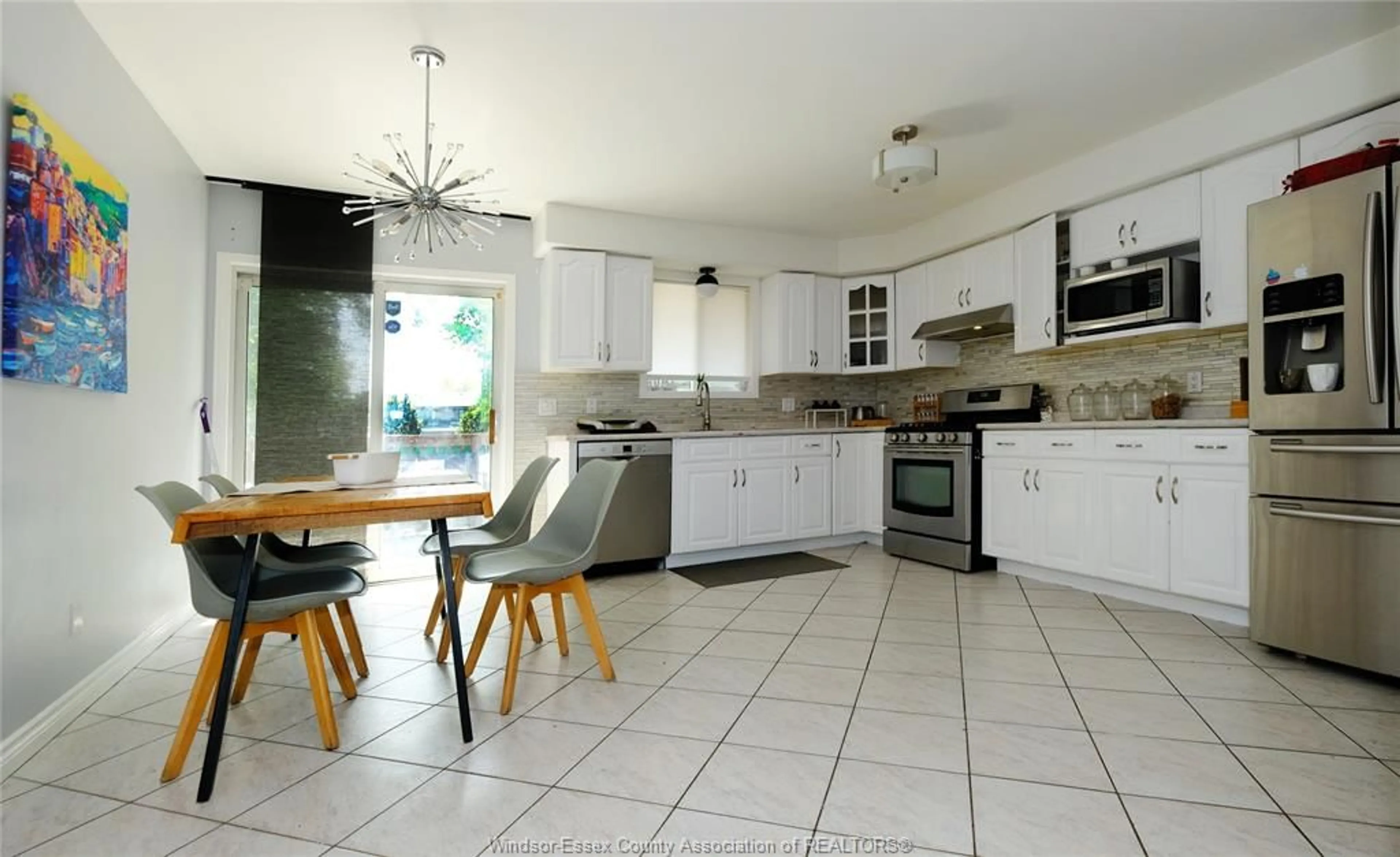 Open concept kitchen, ceramic/tile floor for 569 Cabana Rd, Windsor Ontario N9G 1A5