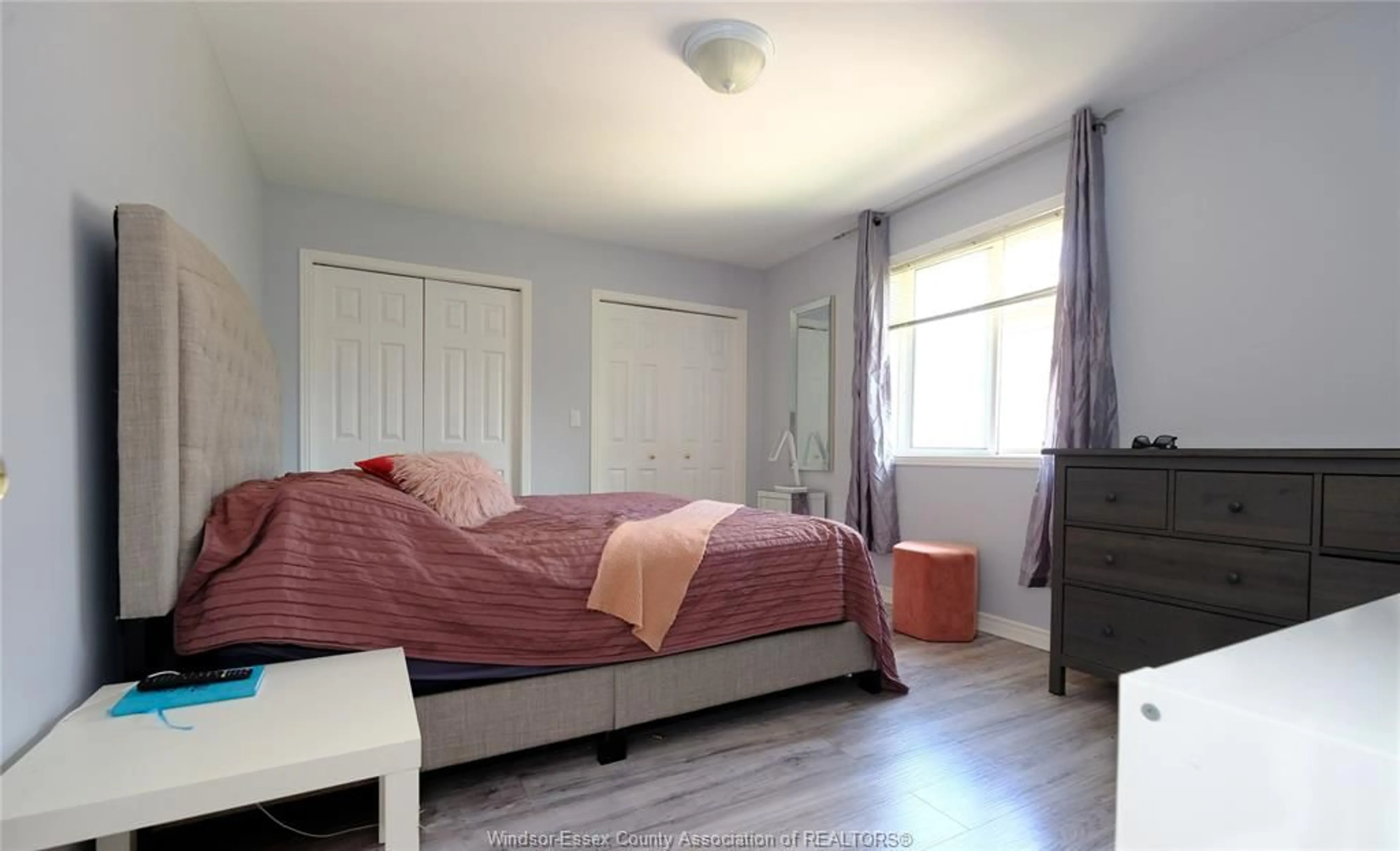 A pic of a room for 569 Cabana Rd, Windsor Ontario N9G 1A5