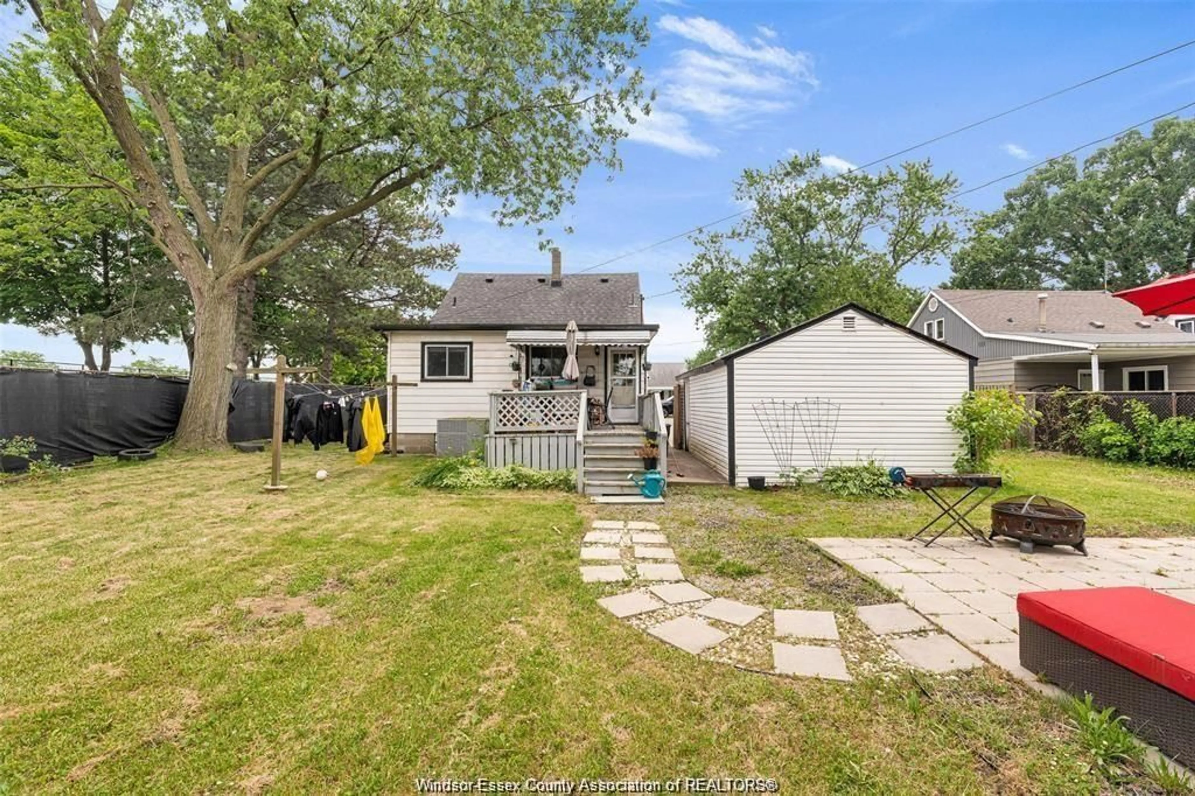 A pic from outside/outdoor area/front of a property/back of a property/a pic from drone, street for 732 VANIER St, Windsor Ontario N8X 3E6