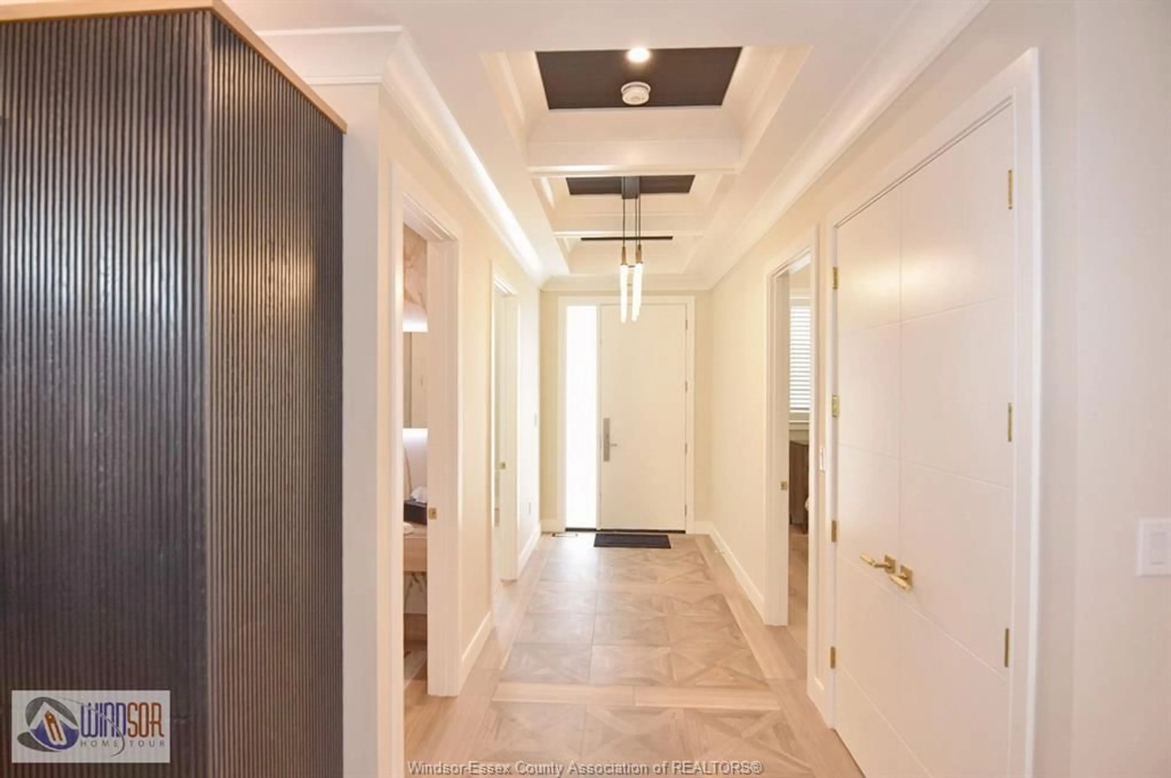 Indoor foyer for 300 XAVIER Cir, Lakeshore Ontario N8N 3T2