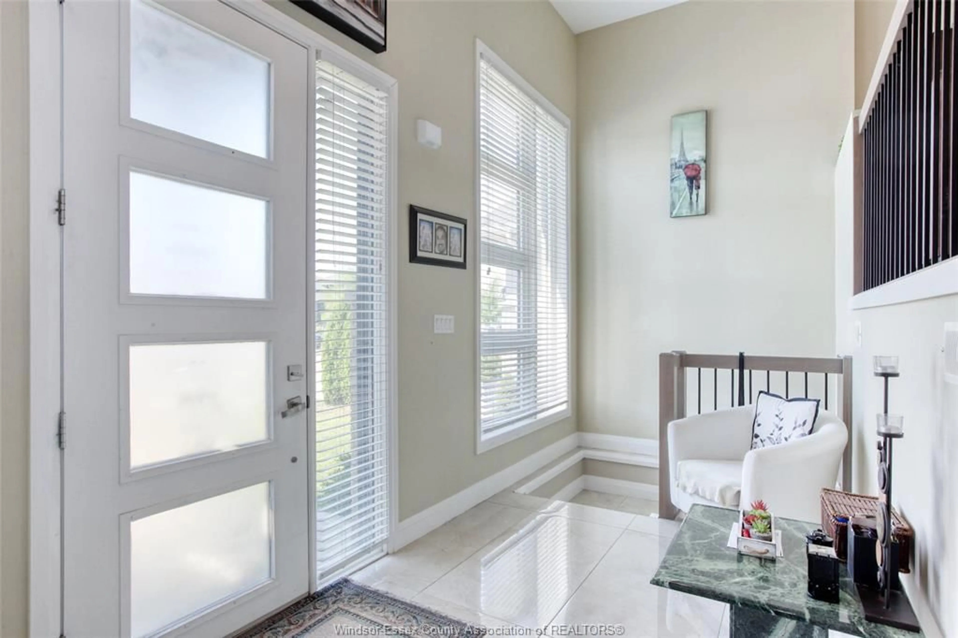 Indoor entryway for 390 Welsh Ave, Amherstburg Ontario N9V 4C8