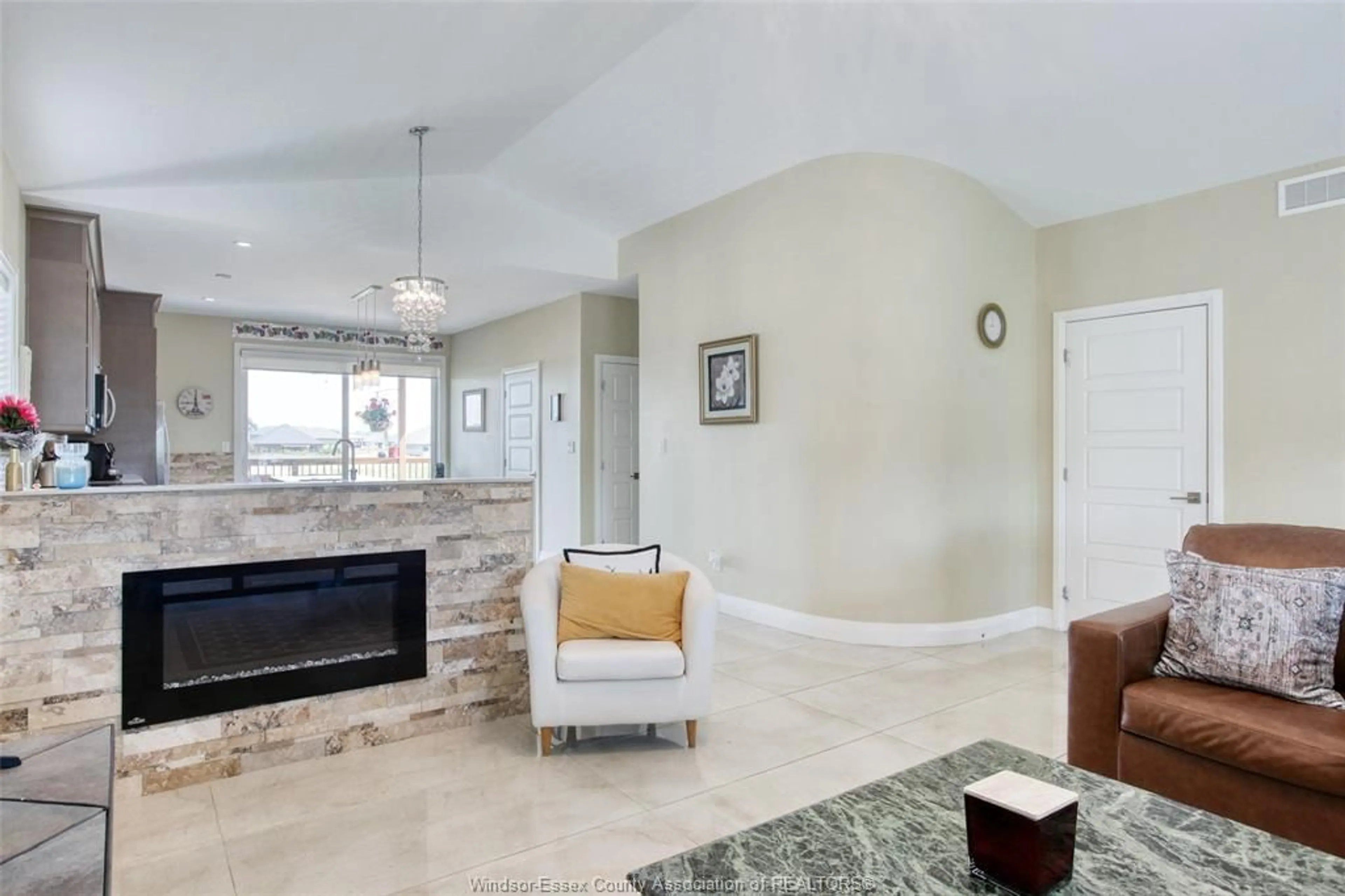 Unknown for 390 Welsh Ave, Amherstburg Ontario N9V 4C8