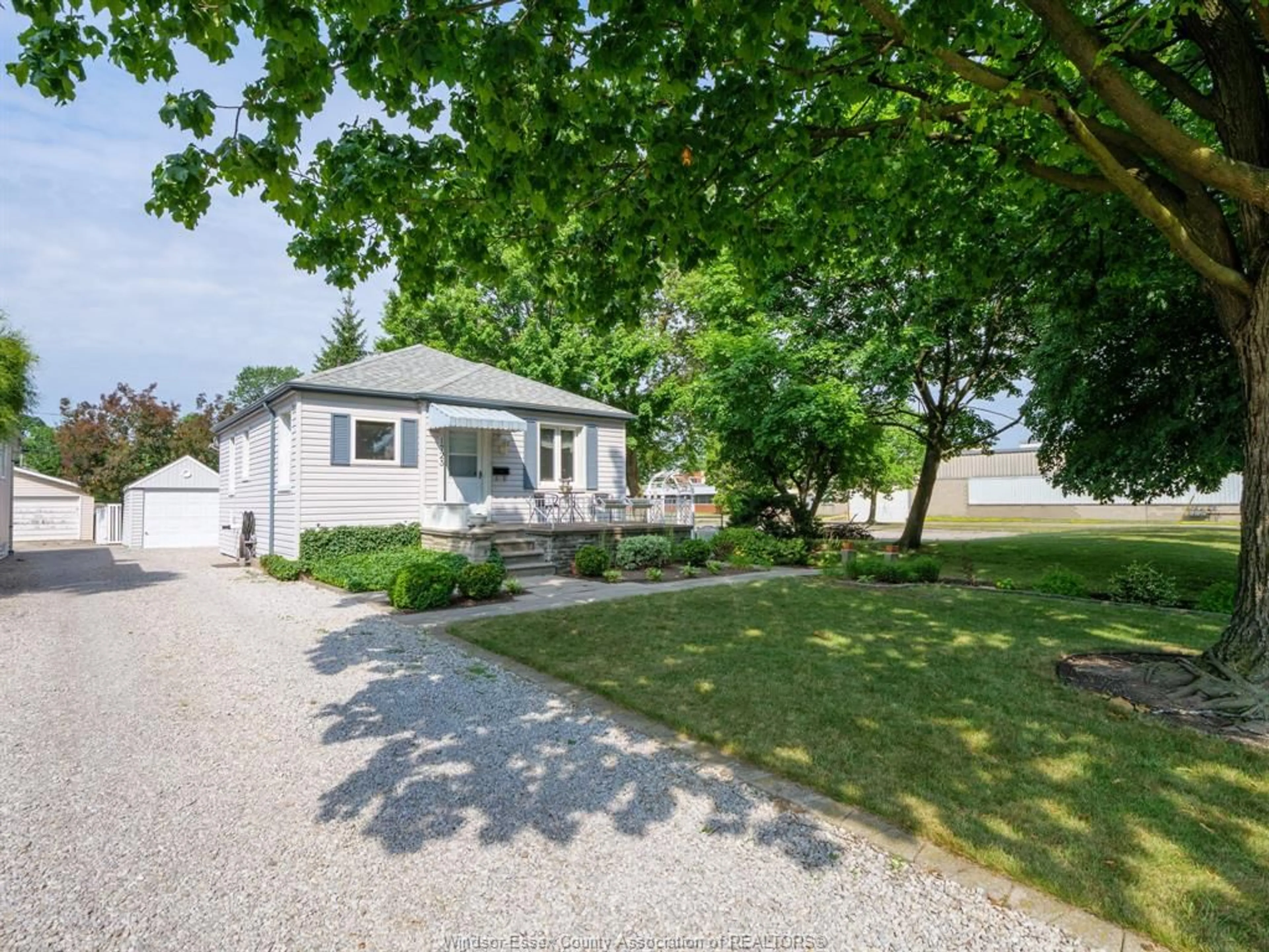 A pic from outside/outdoor area/front of a property/back of a property/a pic from drone, street for 1723 Durham Pl, Windsor Ontario N8W 3A1