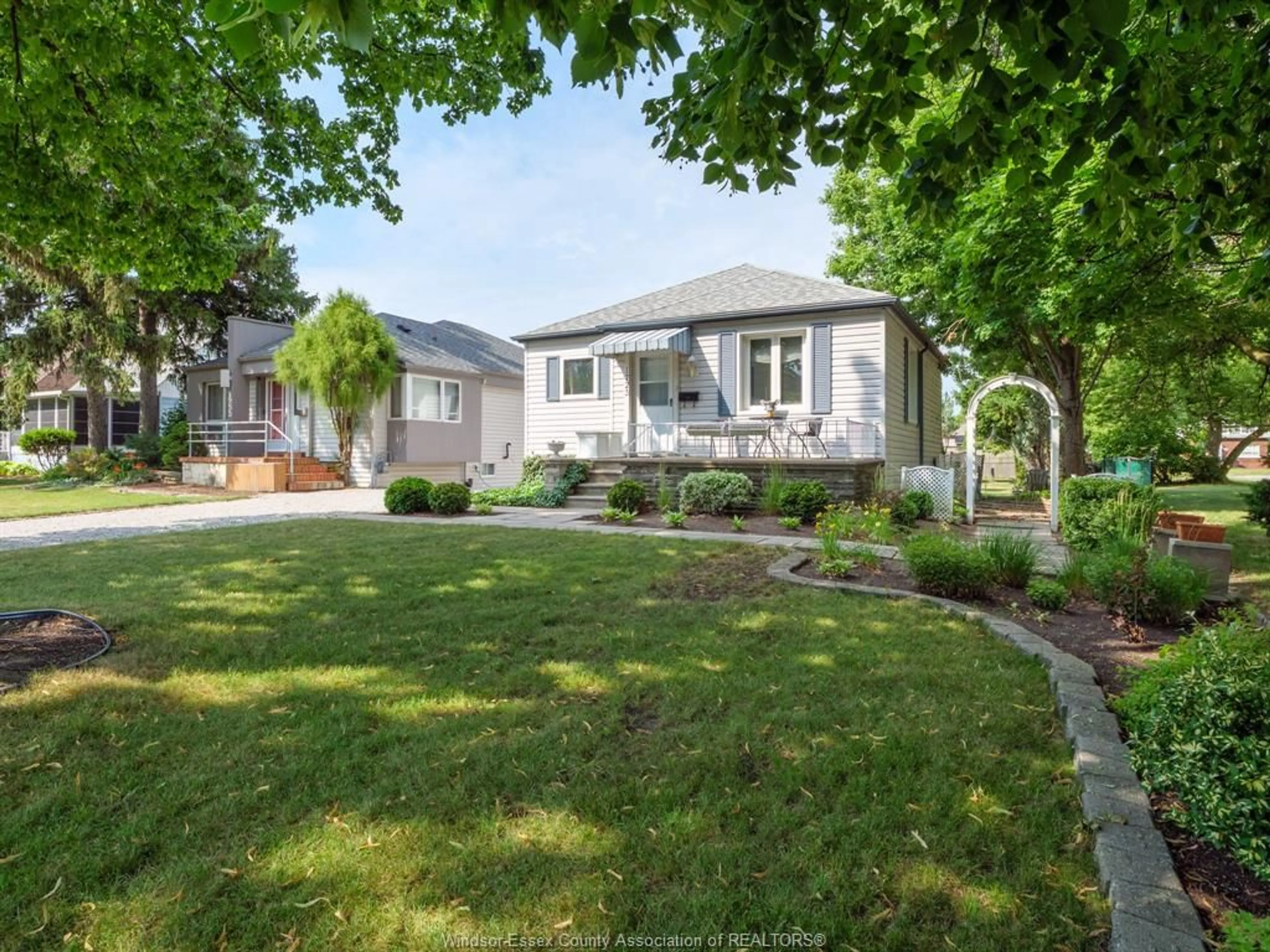 A pic from outside/outdoor area/front of a property/back of a property/a pic from drone, street for 1723 Durham Pl, Windsor Ontario N8W 3A1