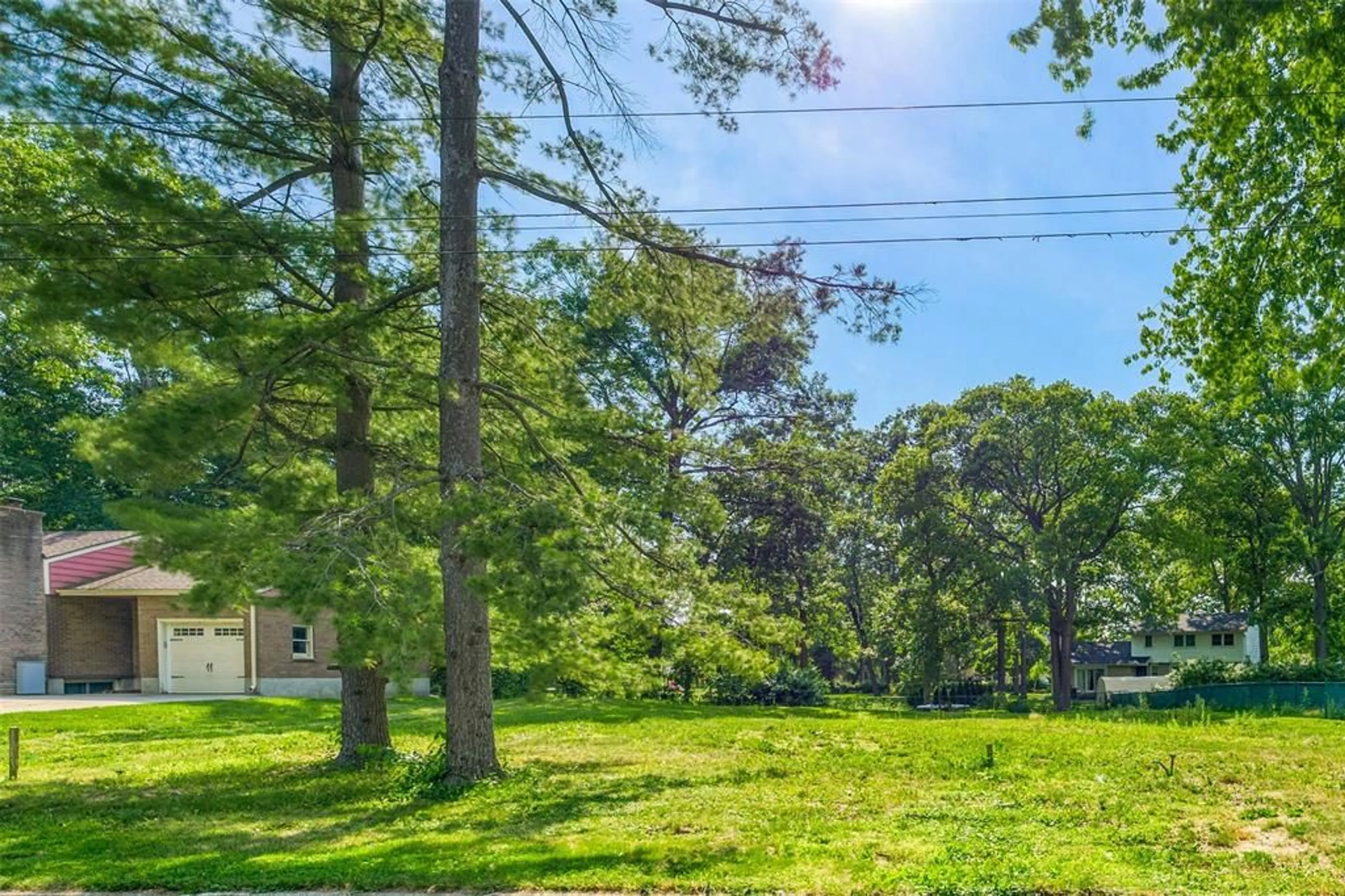 A pic from outside/outdoor area/front of a property/back of a property/a pic from drone, forest/trees view for 1307N RIDGEWOOD Dr, Sarnia Ontario N7V 3R2