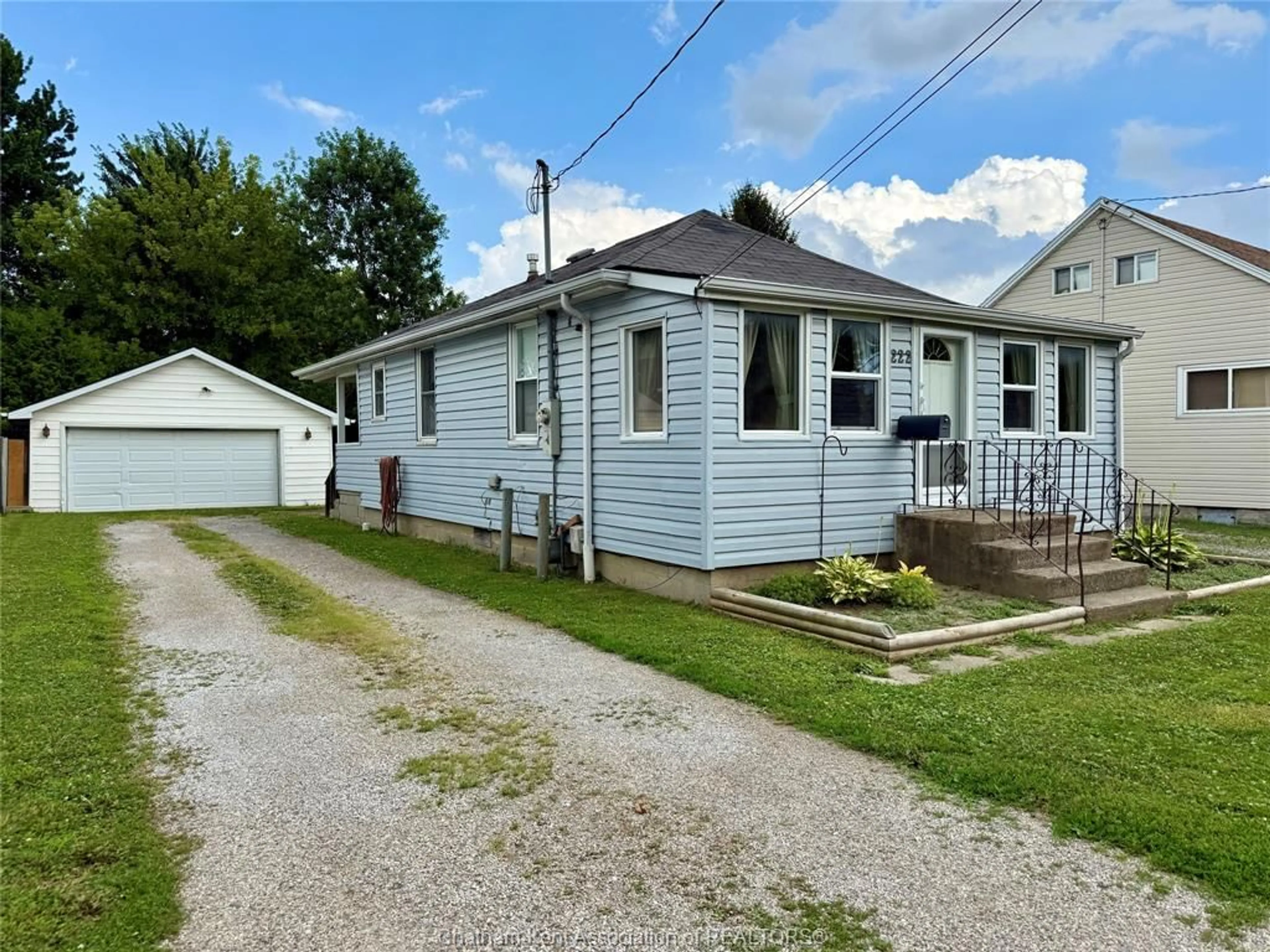 Unknown for 222 Sandys St, Chatham Ontario N7L 3P8