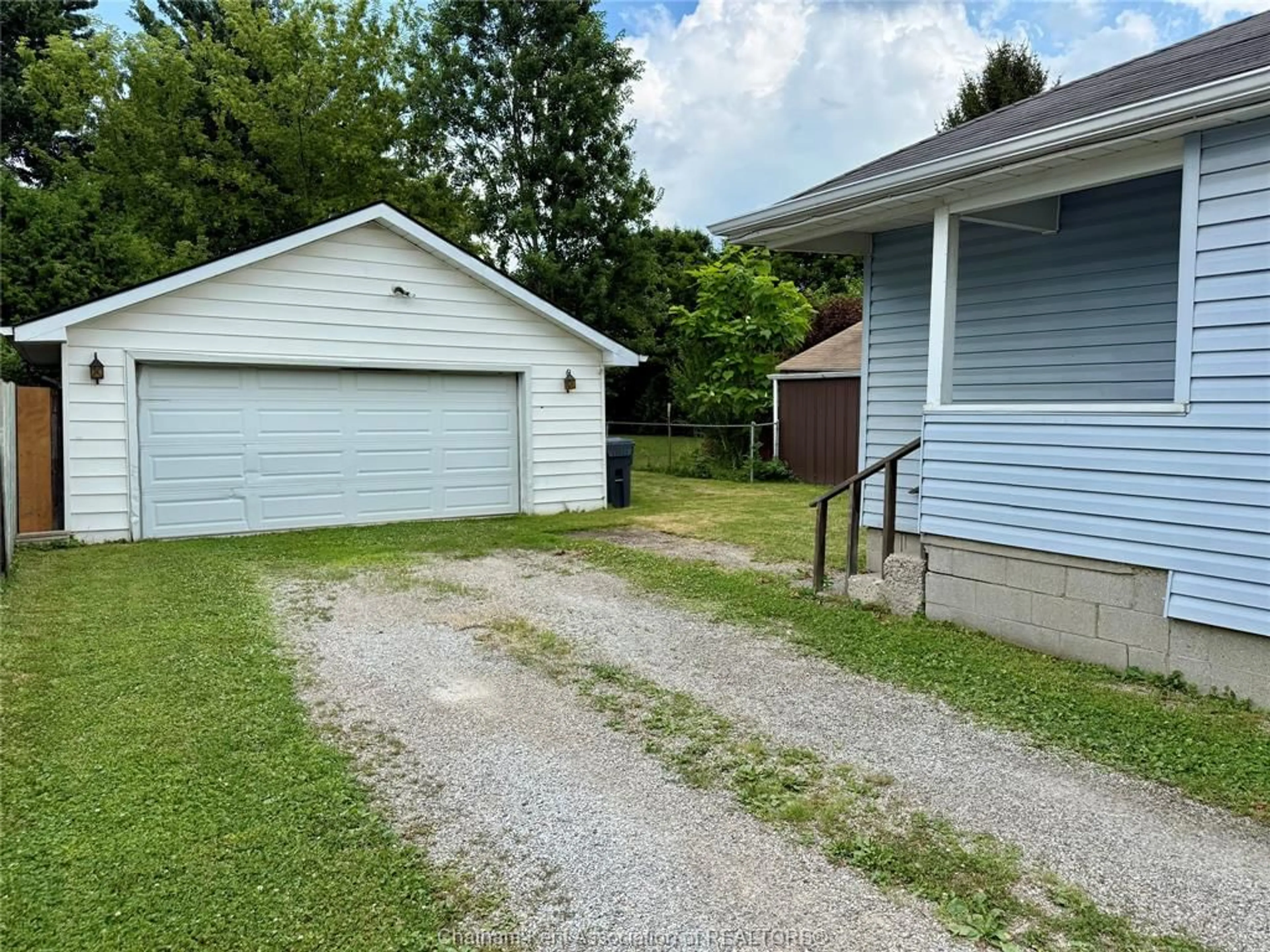 Unknown for 222 Sandys St, Chatham Ontario N7L 3P8