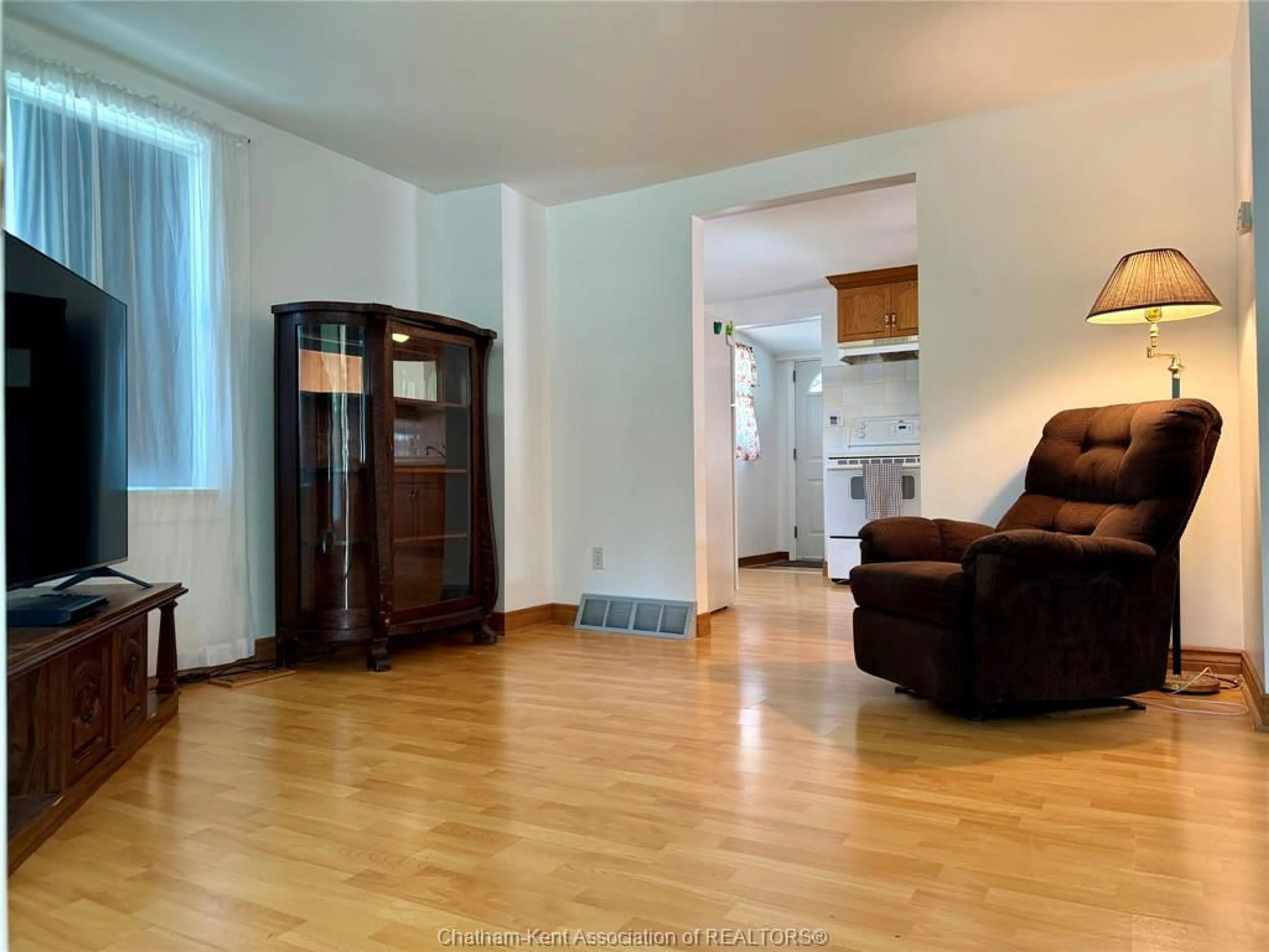 Unknown for 222 Sandys St, Chatham Ontario N7L 3P8