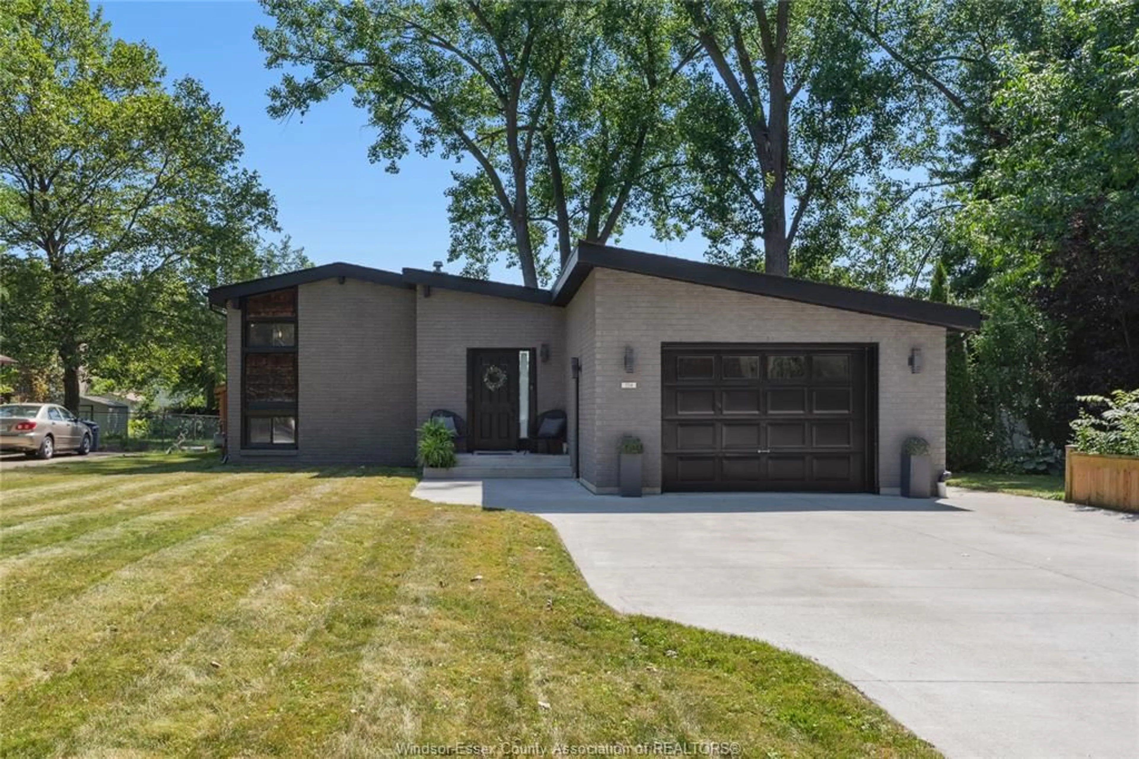Home with brick exterior material, street for 354 BARRY Ave, Tecumseh Ontario N8N 2G3