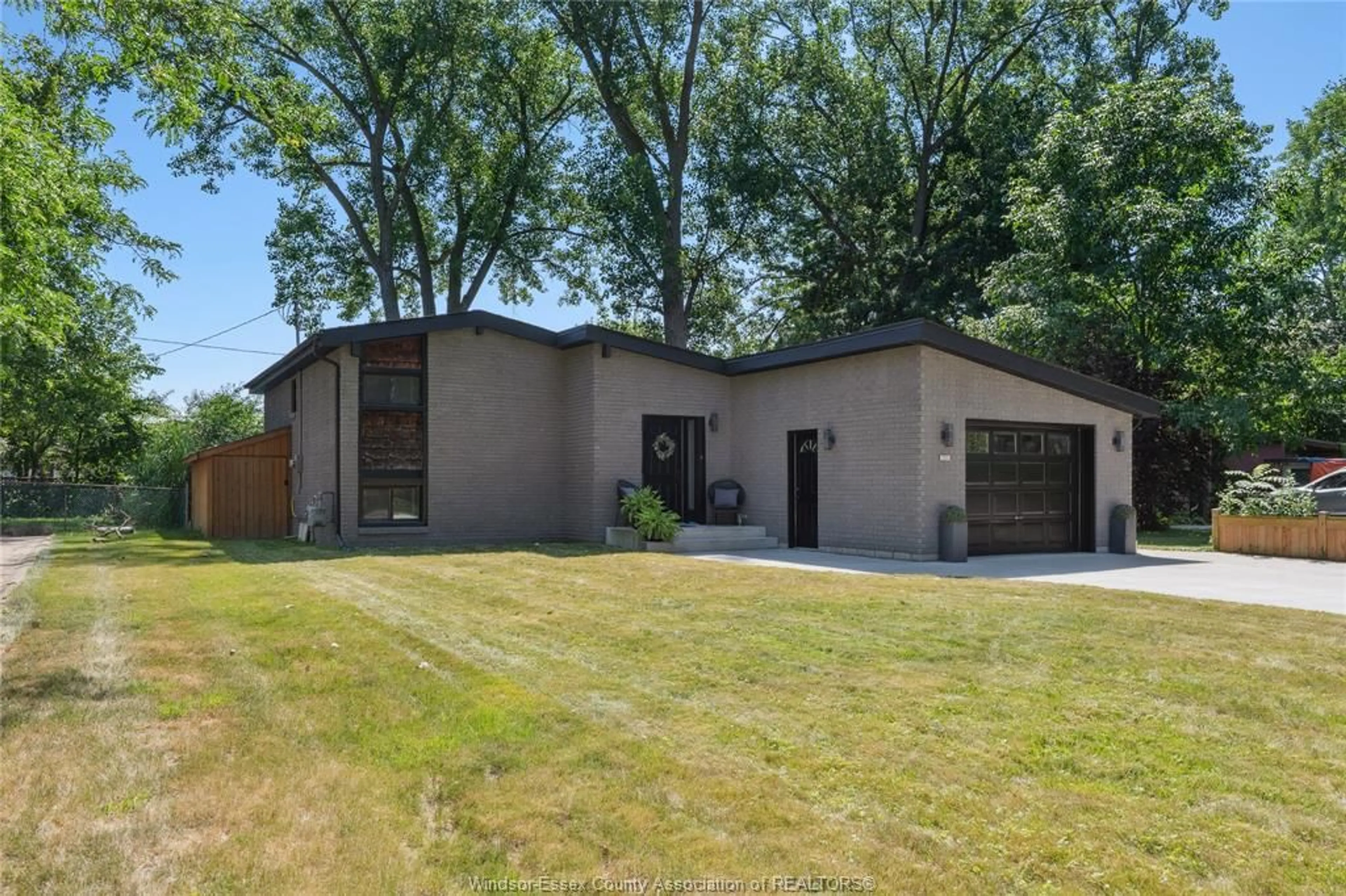 Home with brick exterior material, street for 354 BARRY Ave, Tecumseh Ontario N8N 2G3