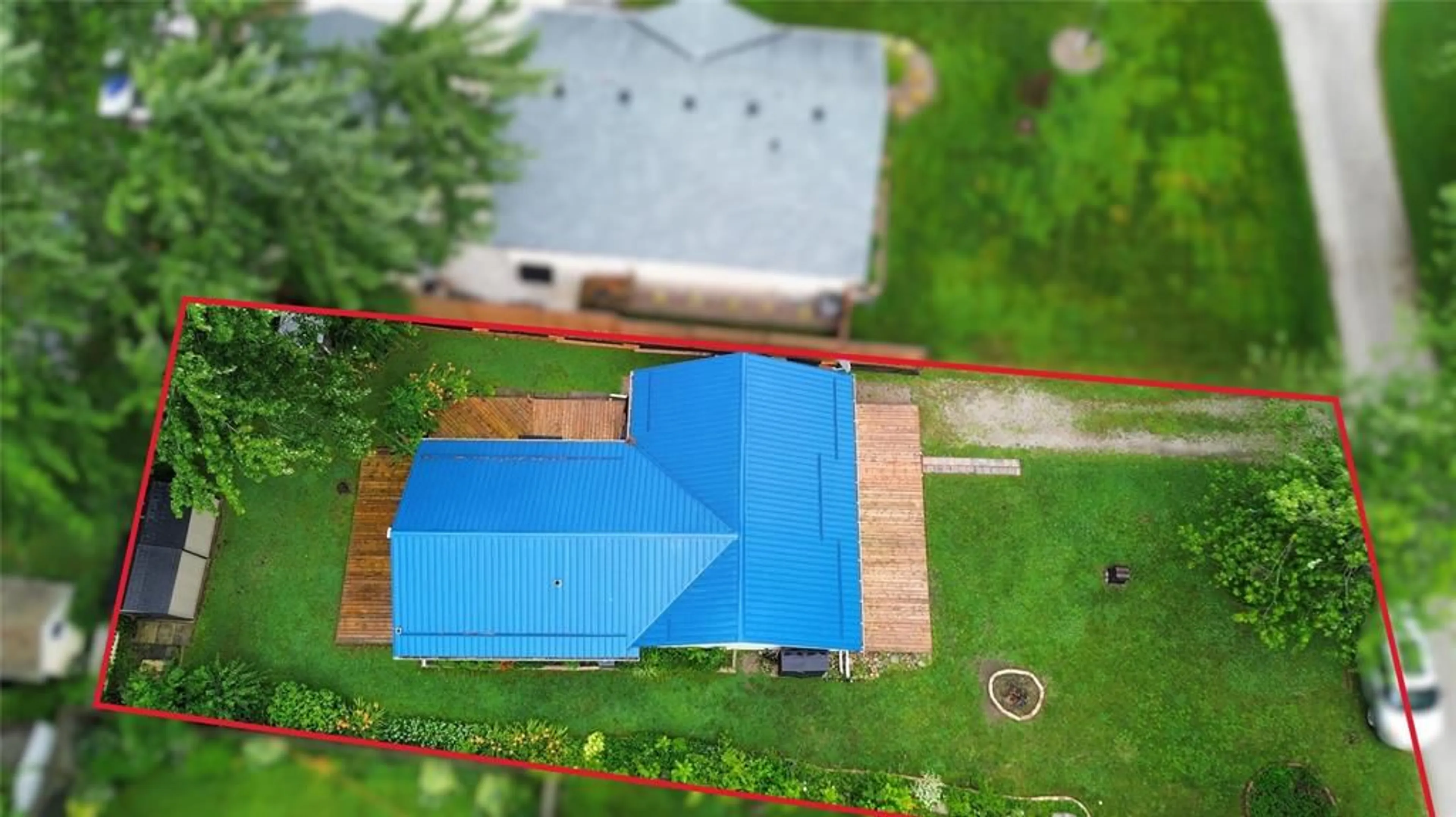 A pic from outside/outdoor area/front of a property/back of a property/a pic from drone, unknown for 7811 KEN St, Plympton-Wyoming Ontario N0N 1J6