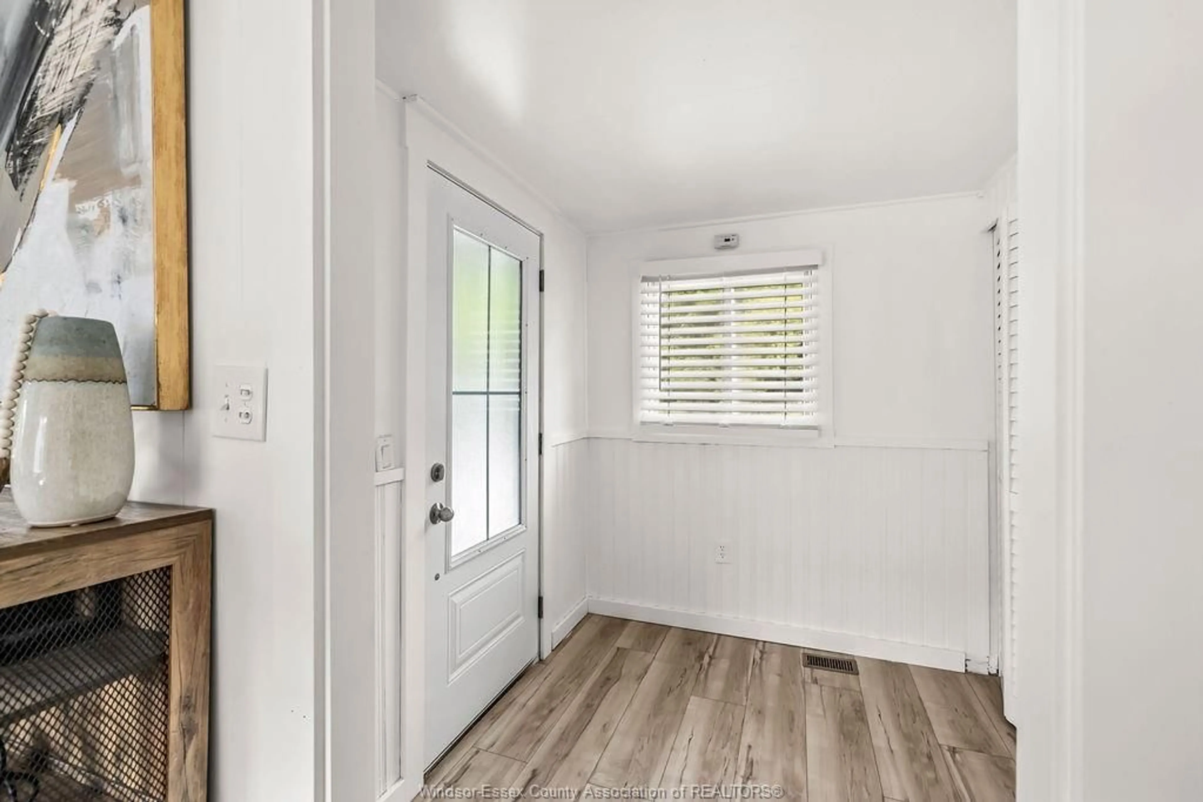 Indoor entryway for 75 WILDER, Lakeshore Ontario N8N 2T2