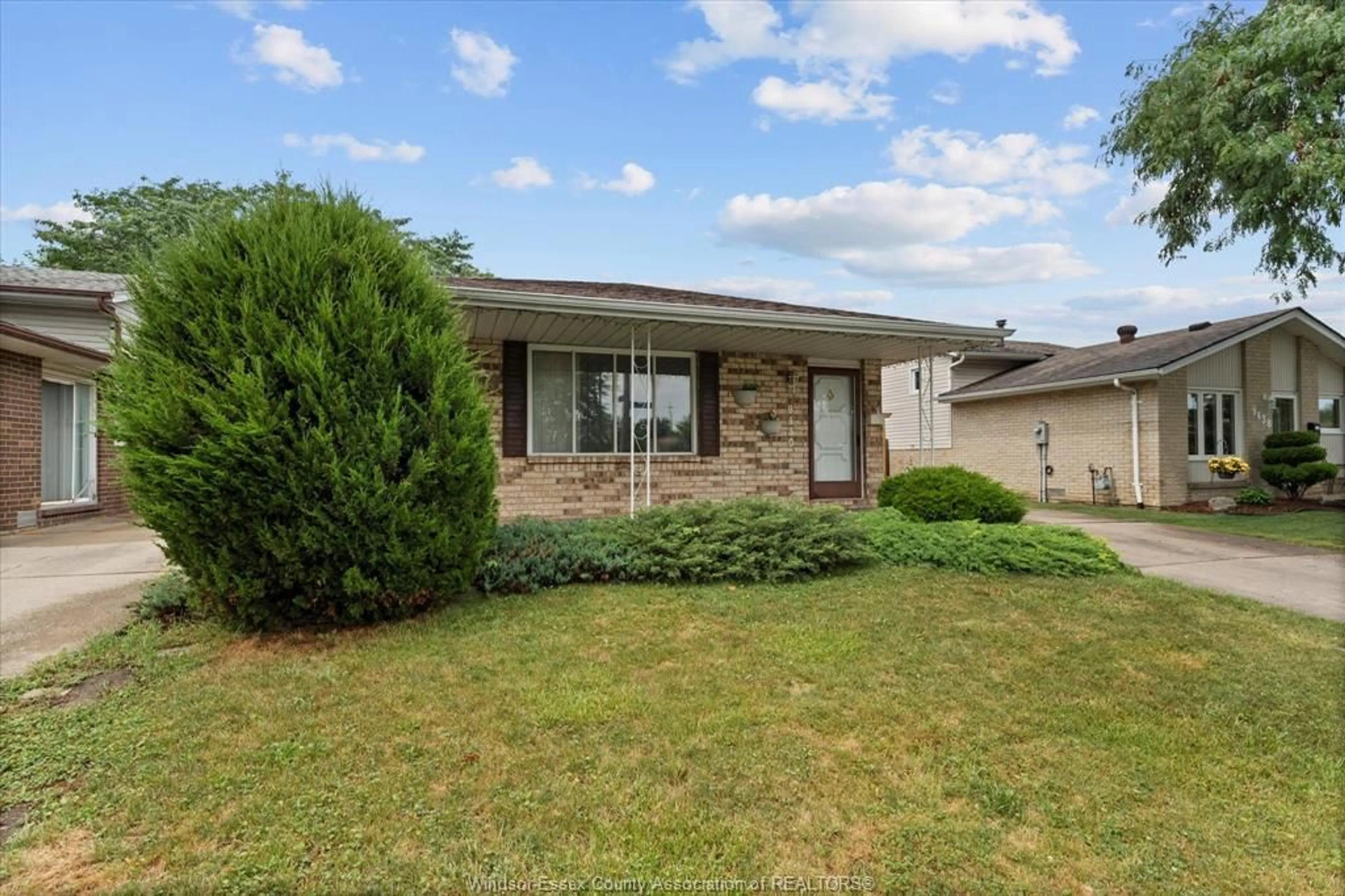 Unknown for 9430 TAMARACK, Windsor Ontario N8R 1Y7