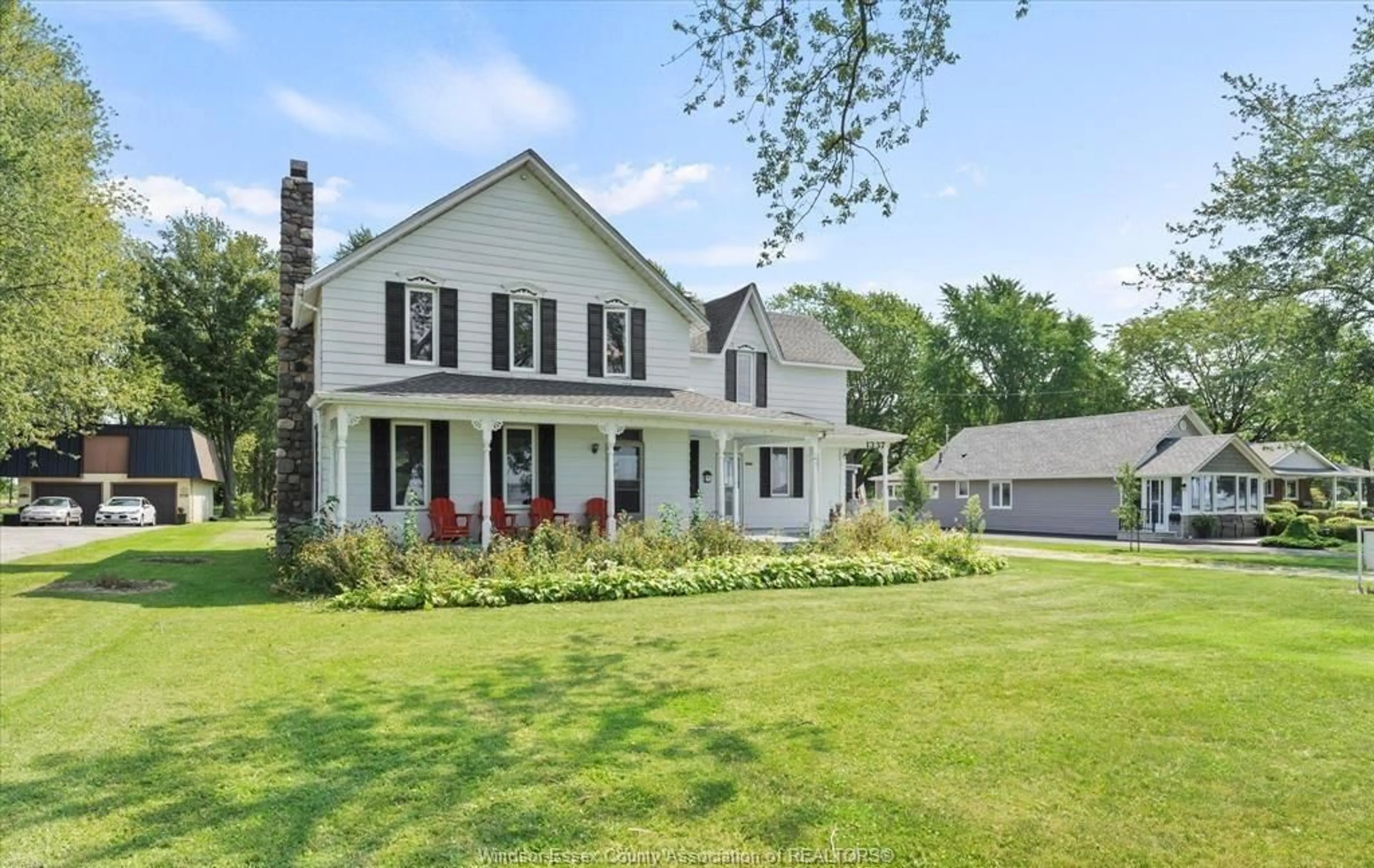 A pic from outside/outdoor area/front of a property/back of a property/a pic from drone, street for 1337 FRONT ROAD SOUTH, Amherstburg Ontario N9V 2M5
