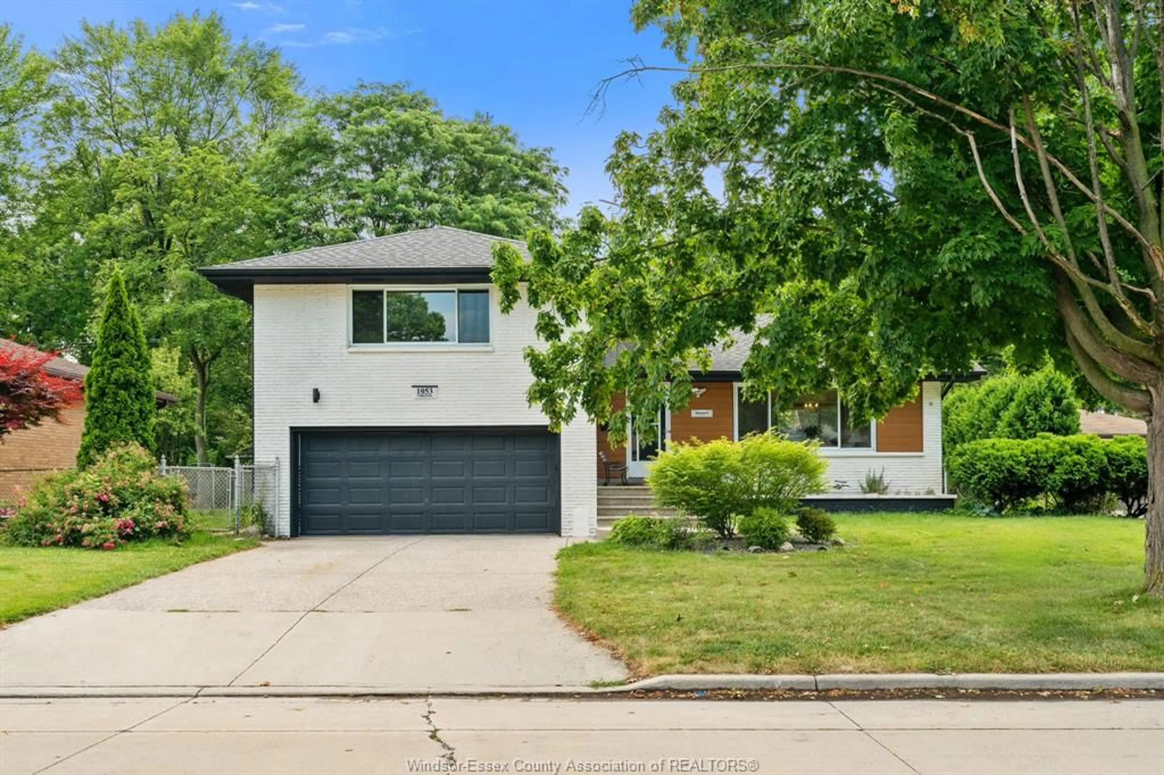 Home with brick exterior material, street for 1053 VIRGINIA Ave, Windsor Ontario N8S 2Y6