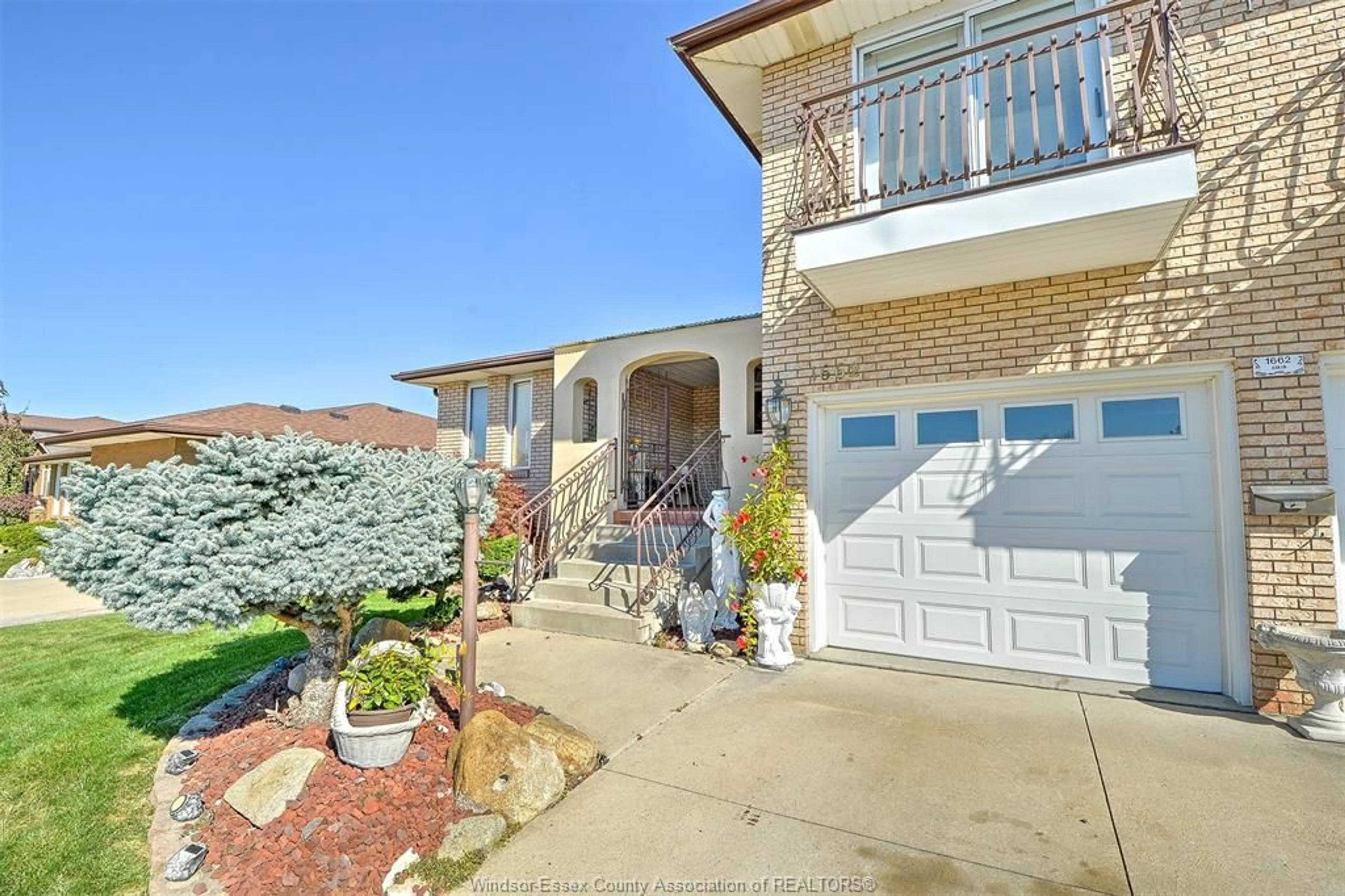 Unknown for 1662 ASKIN, Windsor Ontario N9B 3S3