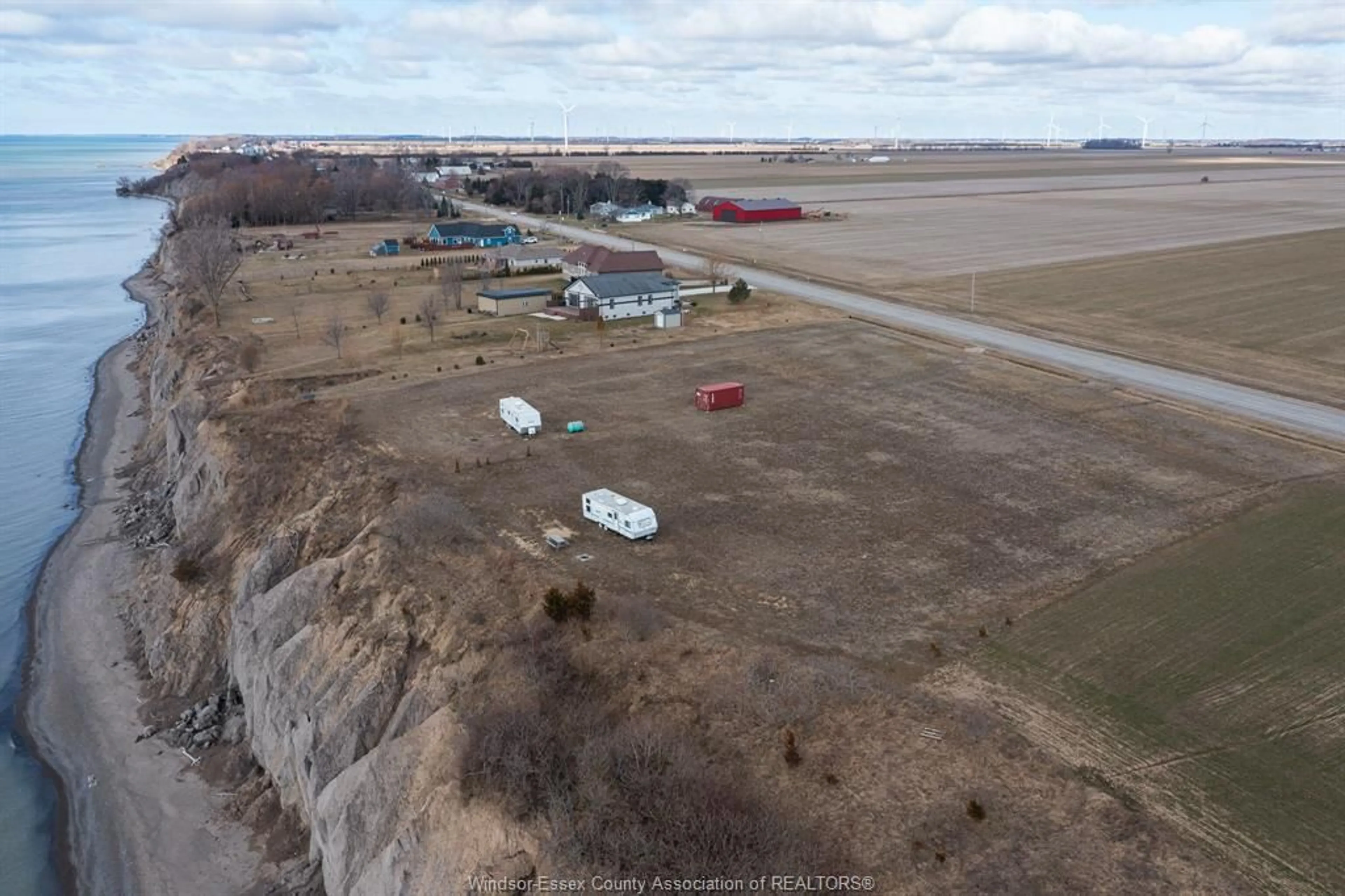 A pic from outside/outdoor area/front of a property/back of a property/a pic from drone, building for 4678 TALBOT TRAIL, Tilbury Ontario N0P 1W0