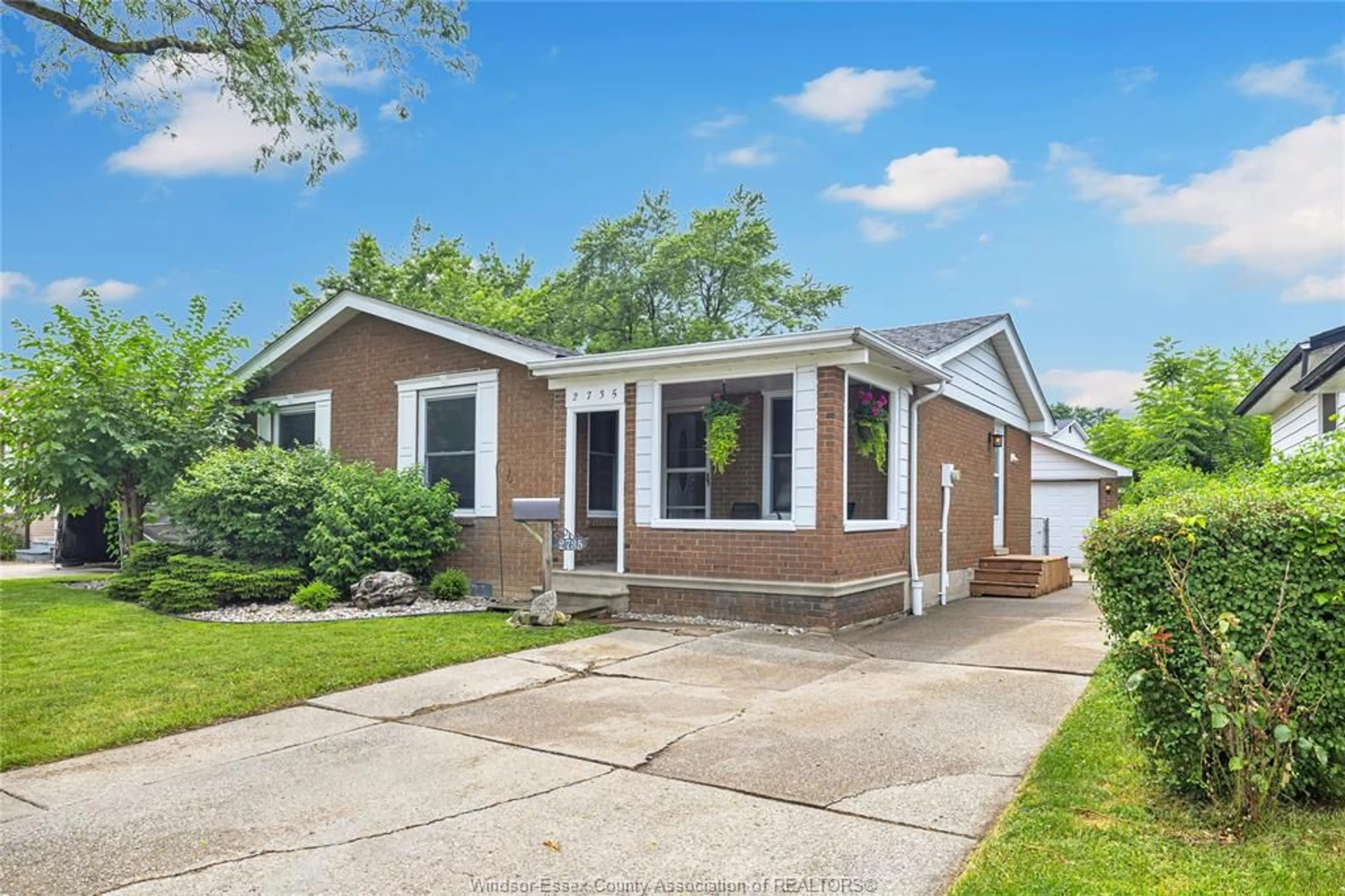Home with vinyl exterior material, street for 2735 RIVARD, Windsor Ontario N8T 2H6