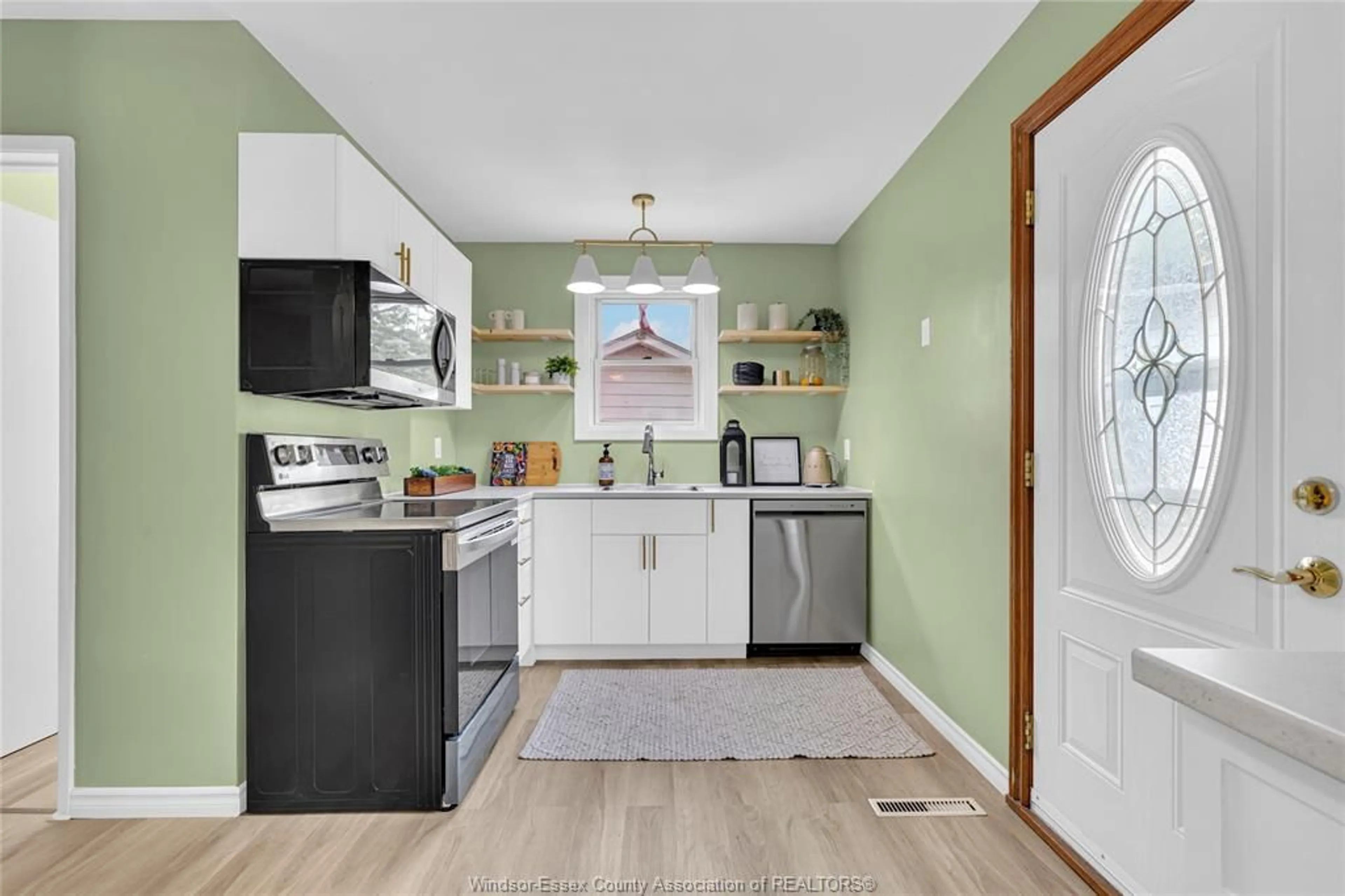 Standard kitchen, ceramic/tile floor for 2735 RIVARD, Windsor Ontario N8T 2H6