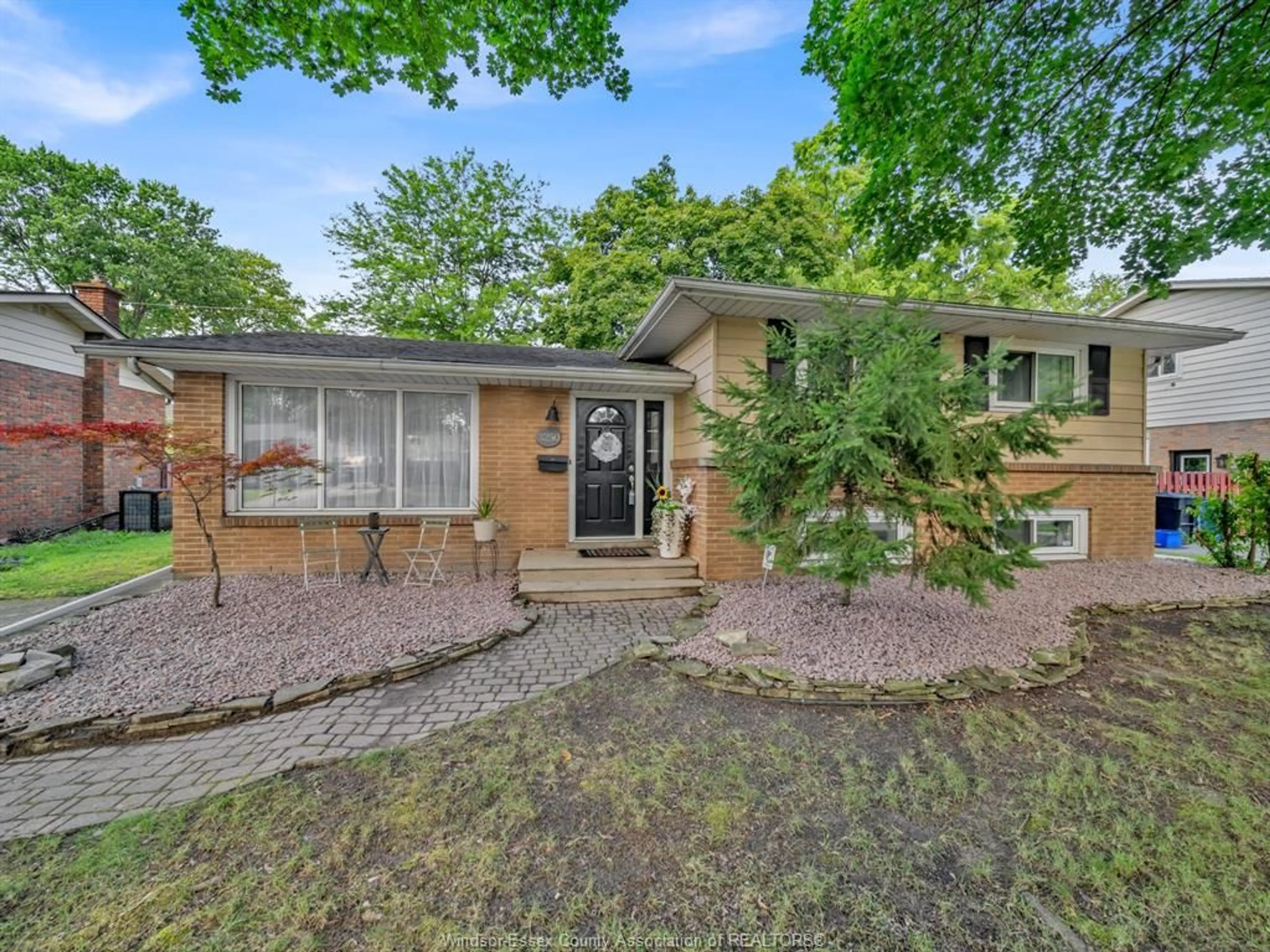 Unknown for 3250 ST. PATRICKS Dr, Windsor Ontario N9E 3H3