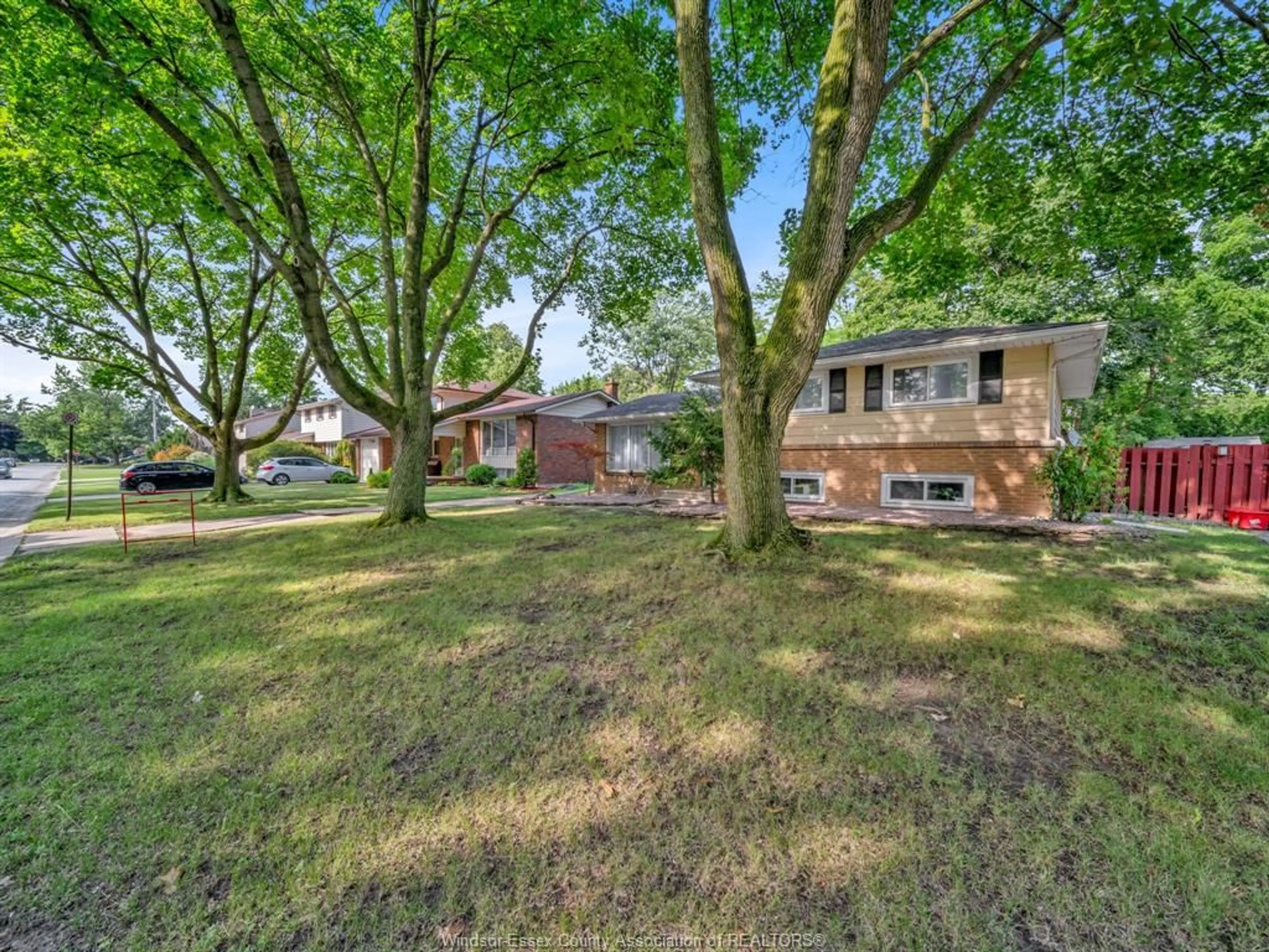 A pic from outside/outdoor area/front of a property/back of a property/a pic from drone, street for 3250 ST. PATRICKS Dr, Windsor Ontario N9E 3H3