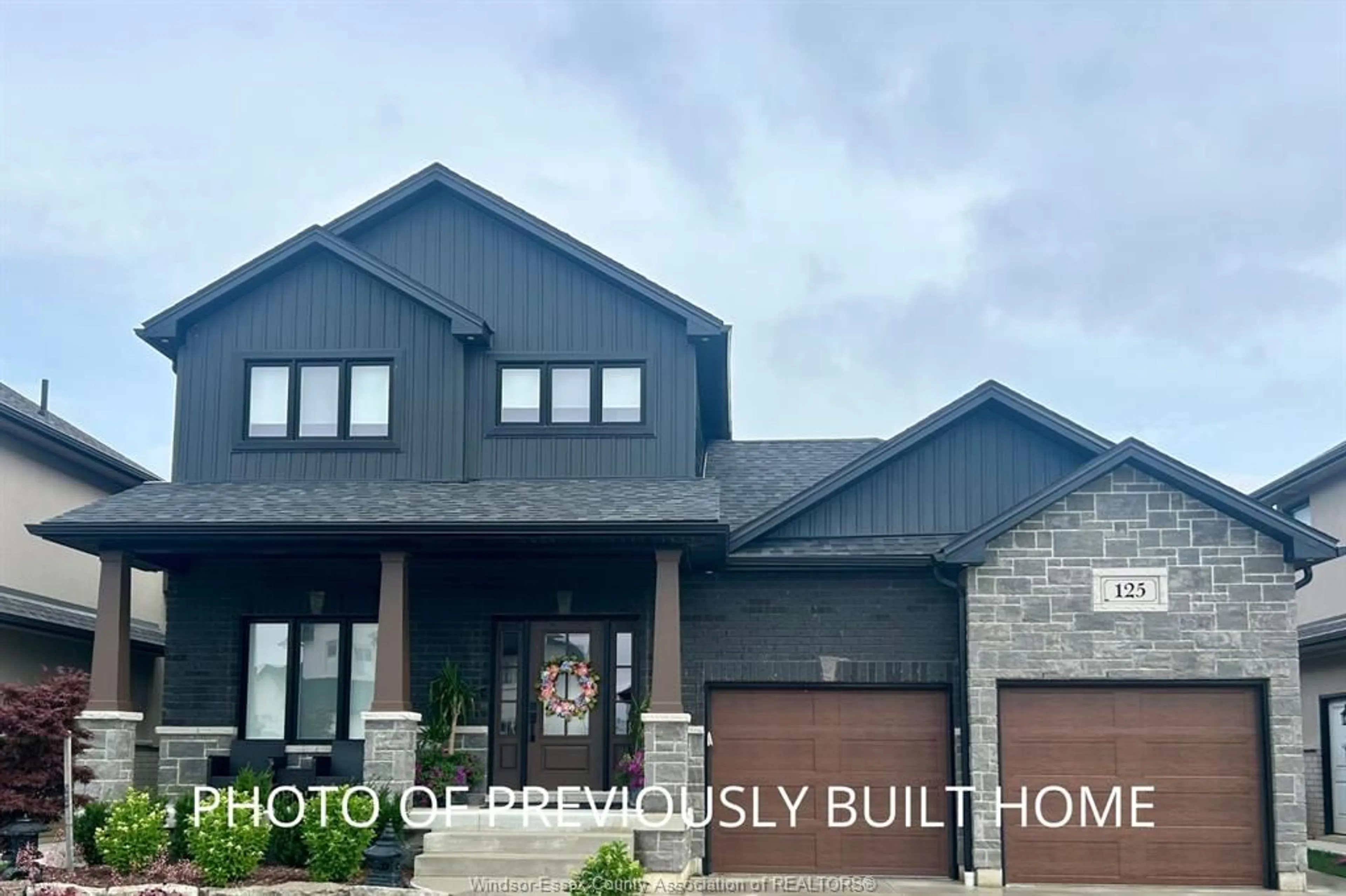 Home with brick exterior material, building for 119 FENCELINE, Chatham Ontario N7M 6B4