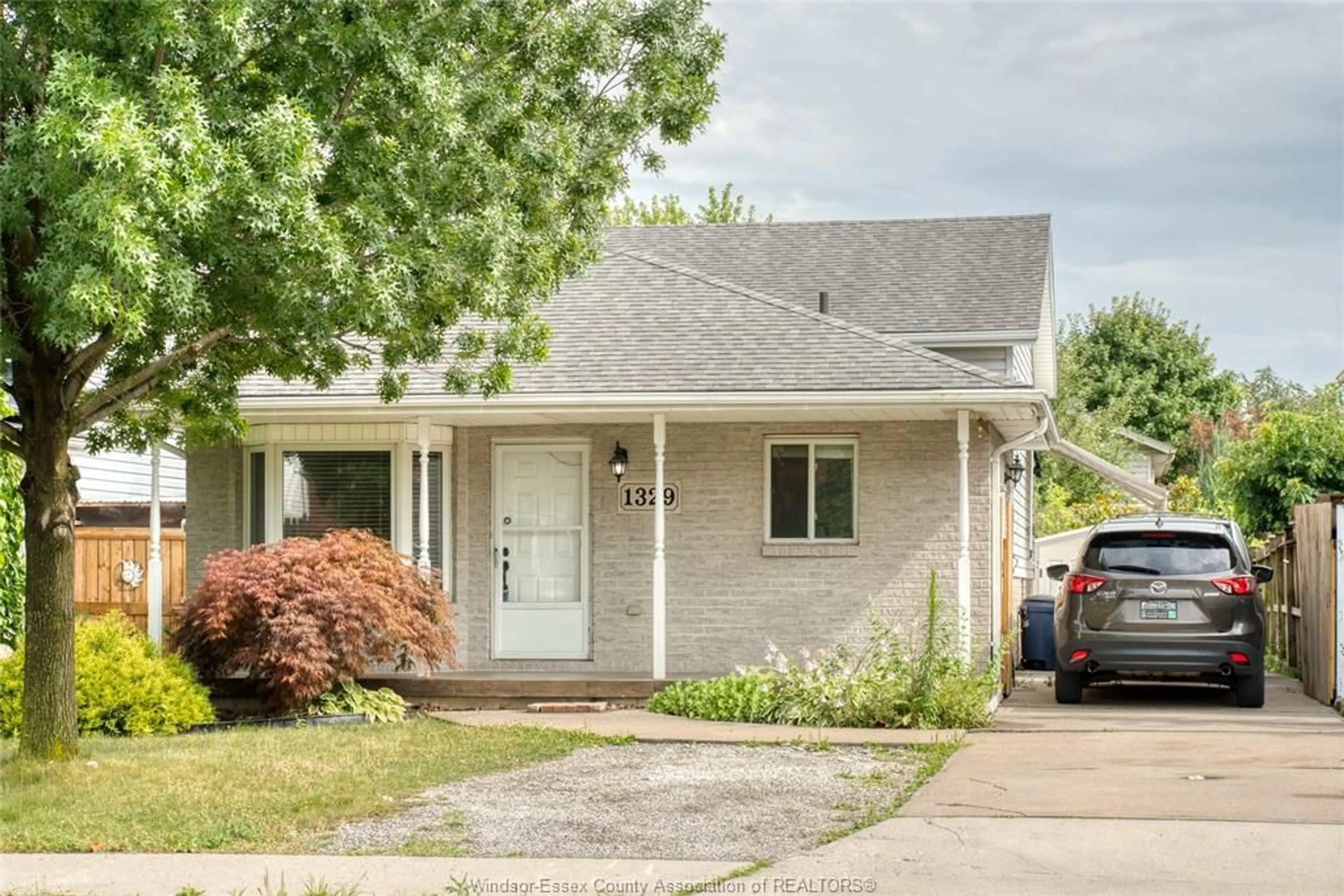 Unknown for 1329 FOSTER Ave, Windsor Ontario N8W 5P3