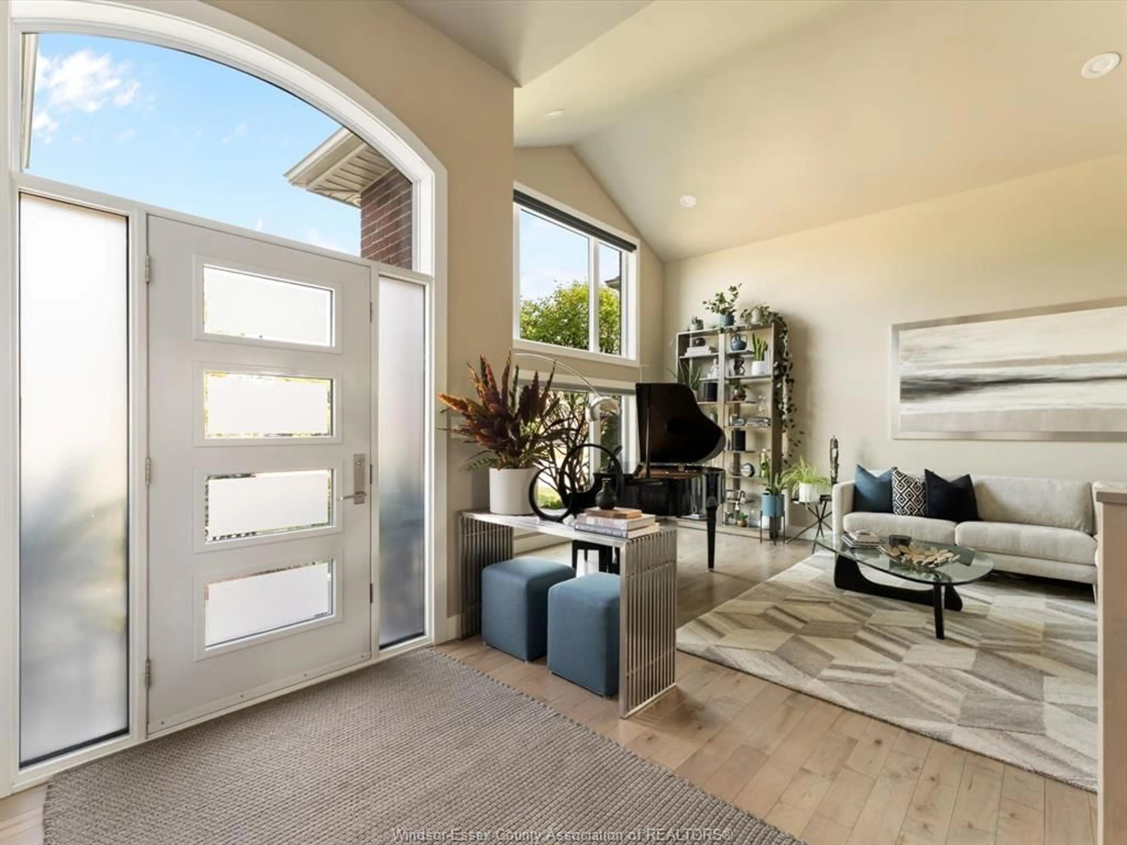Indoor entryway for 208 LAURENDALE Dr, Lakeshore Ontario N8N 5C3