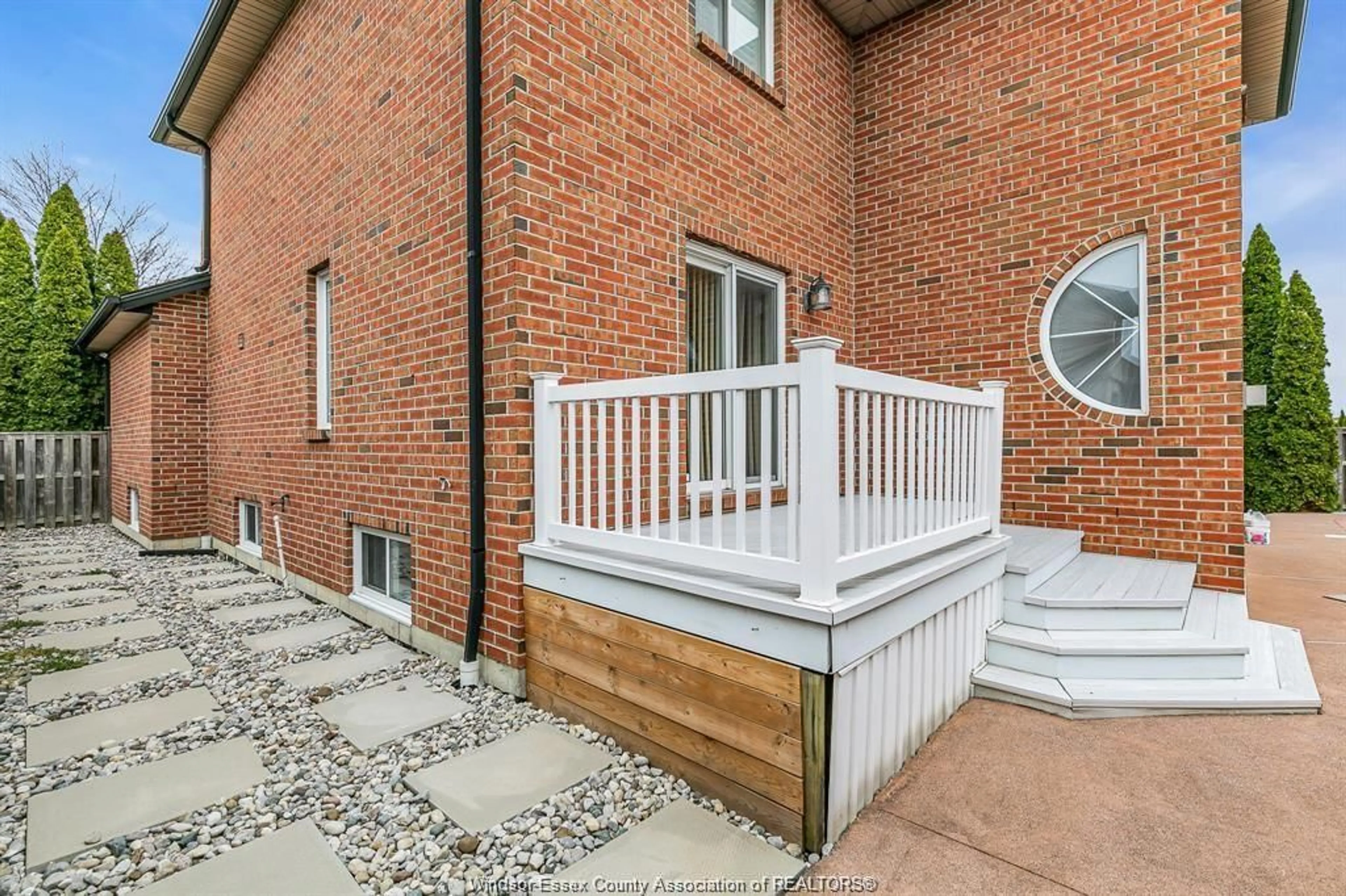 Patio, street for 1435 MAPLE, LaSalle Ontario N9J 3L3