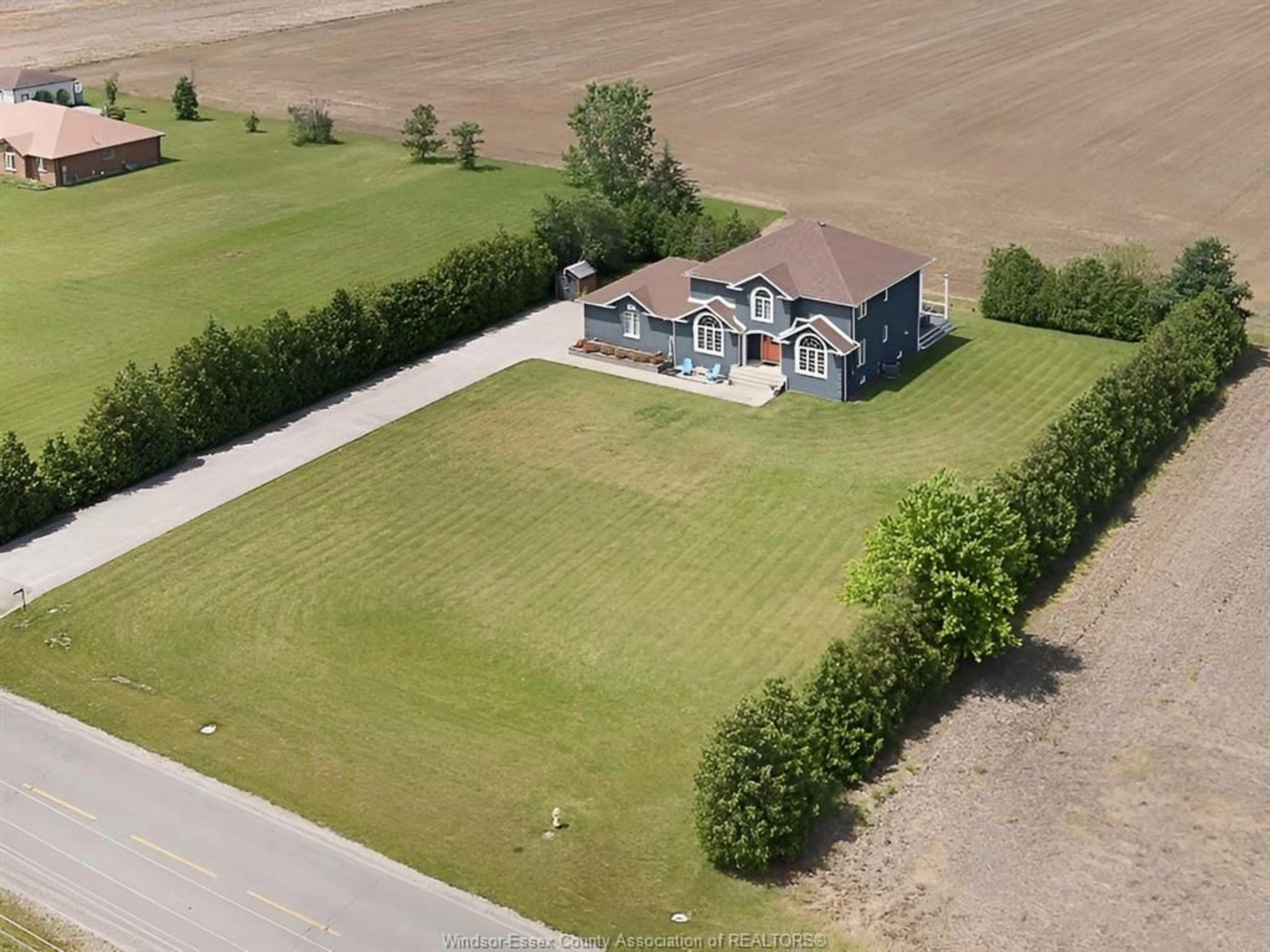A pic from outside/outdoor area/front of a property/back of a property/a pic from drone, building for 6810 CONCESSION 6N, Amherstburg Ontario N9V 2Y9