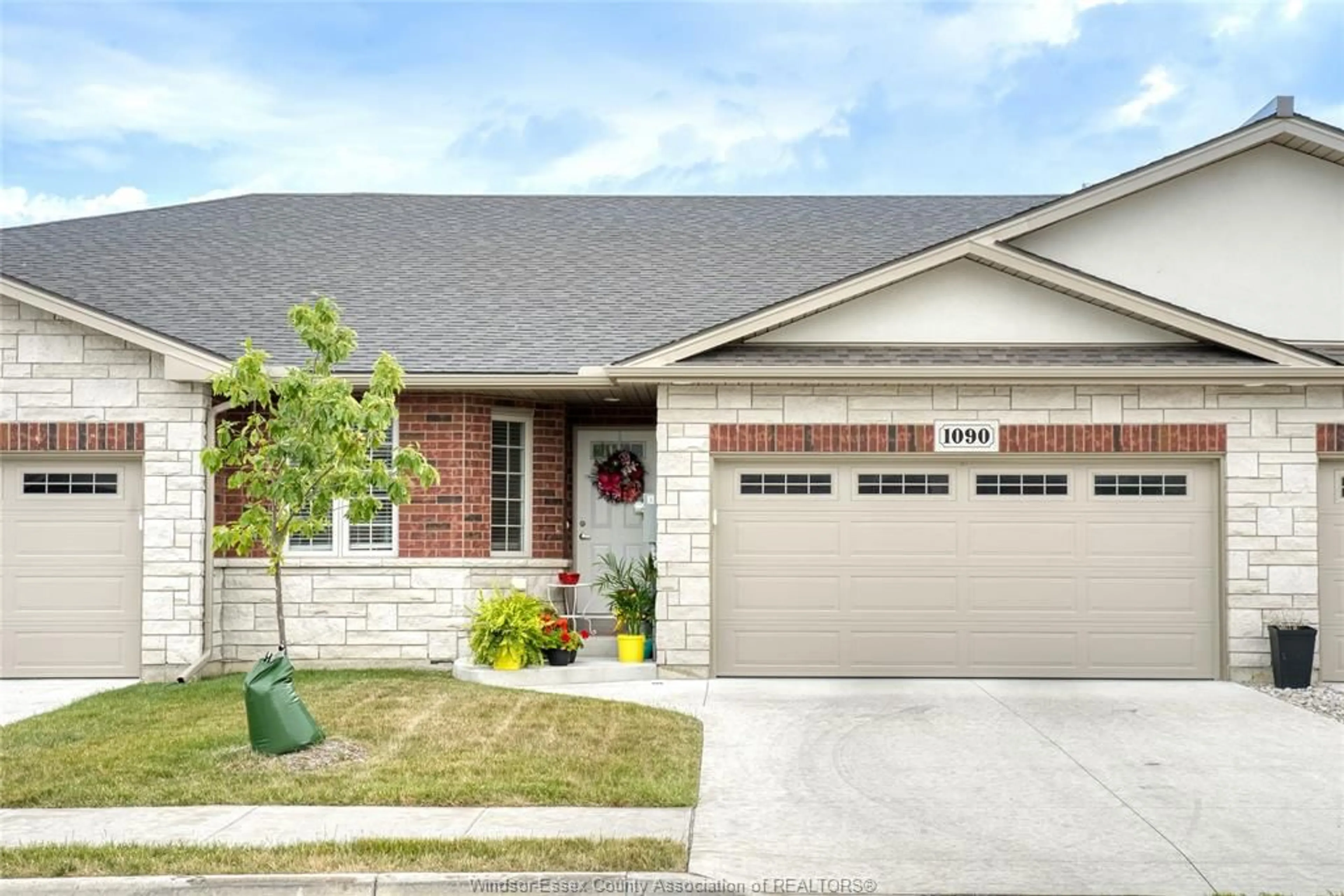 Home with brick exterior material, street for 1090 Peabody, Windsor Ontario N8P 0C2