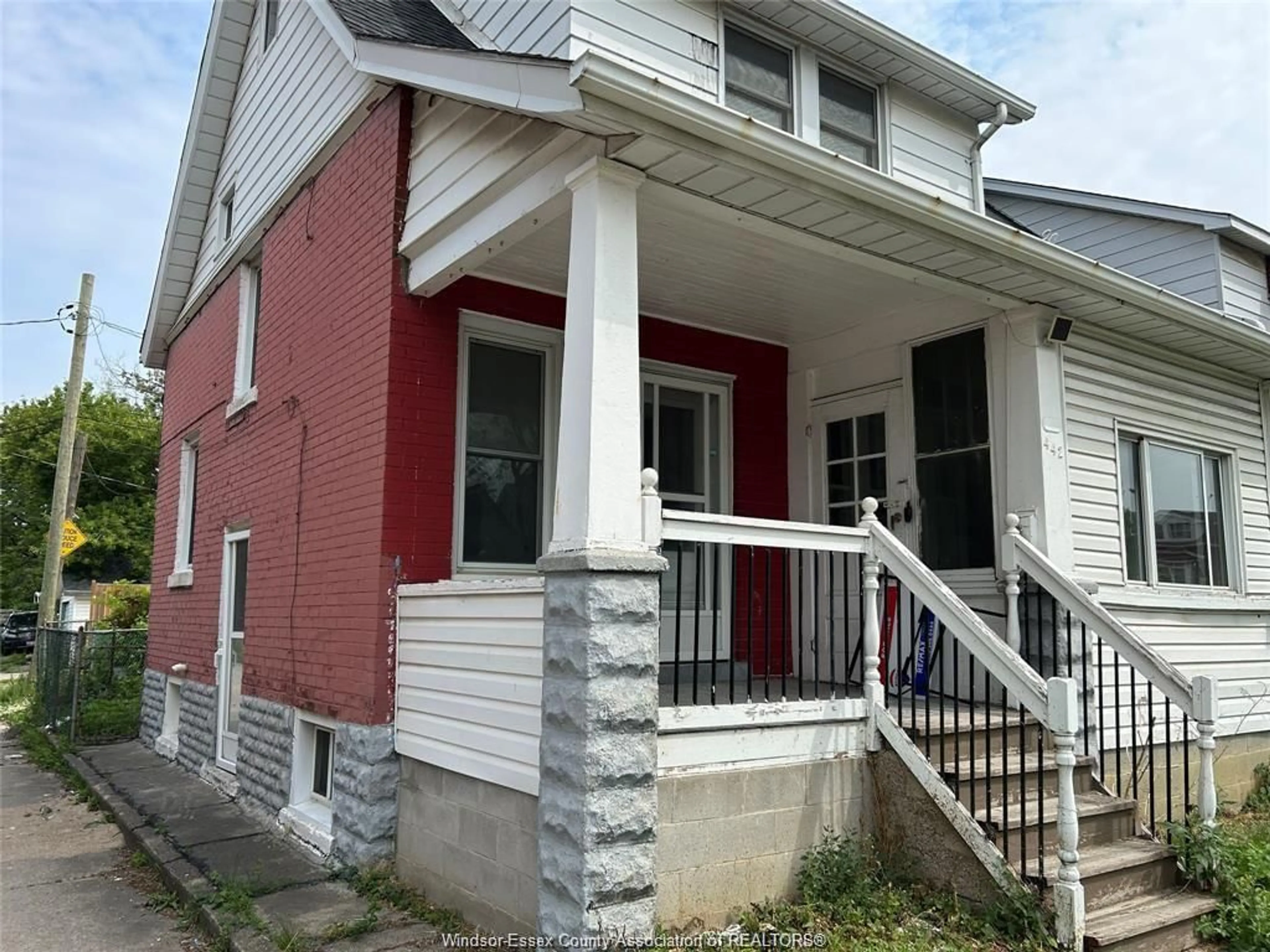 Unknown for 442 ERIE St, Windsor Ontario N9A 6B9
