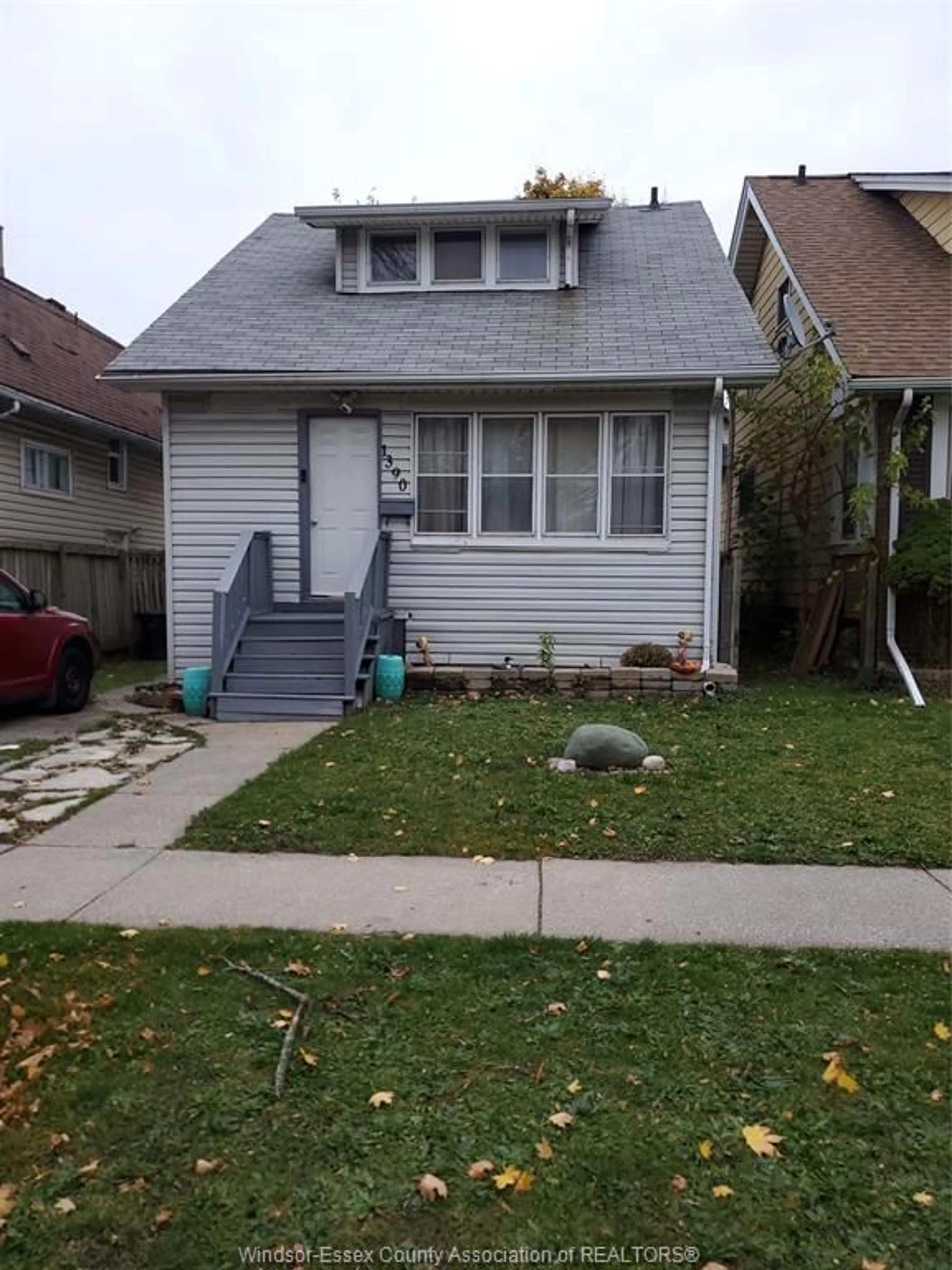 Home with vinyl exterior material, street for 1390 HOWARD AVE, Windsor Ontario N8X 3T2