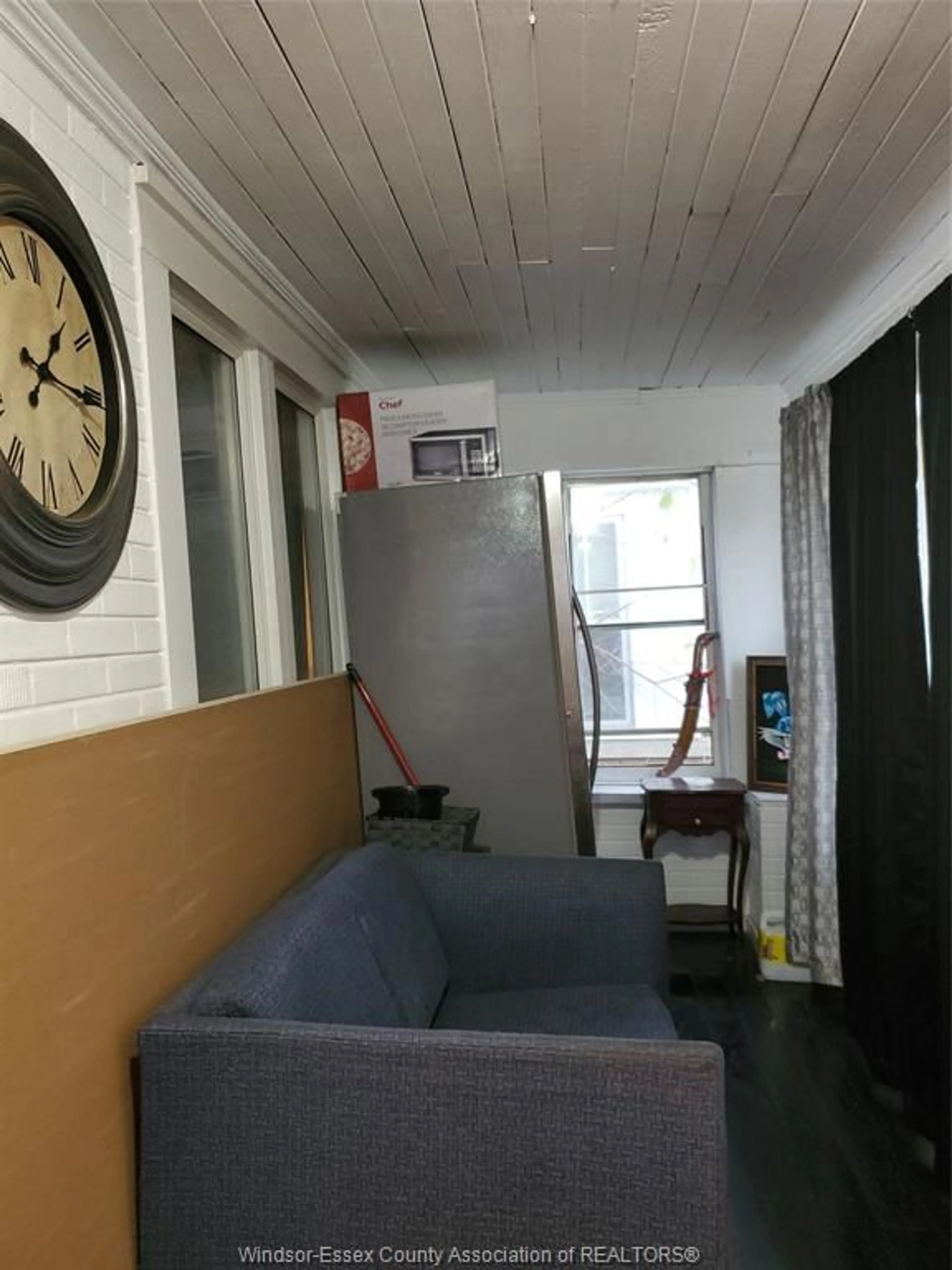 A pic of a room for 1390 HOWARD AVE, Windsor Ontario N8X 3T2