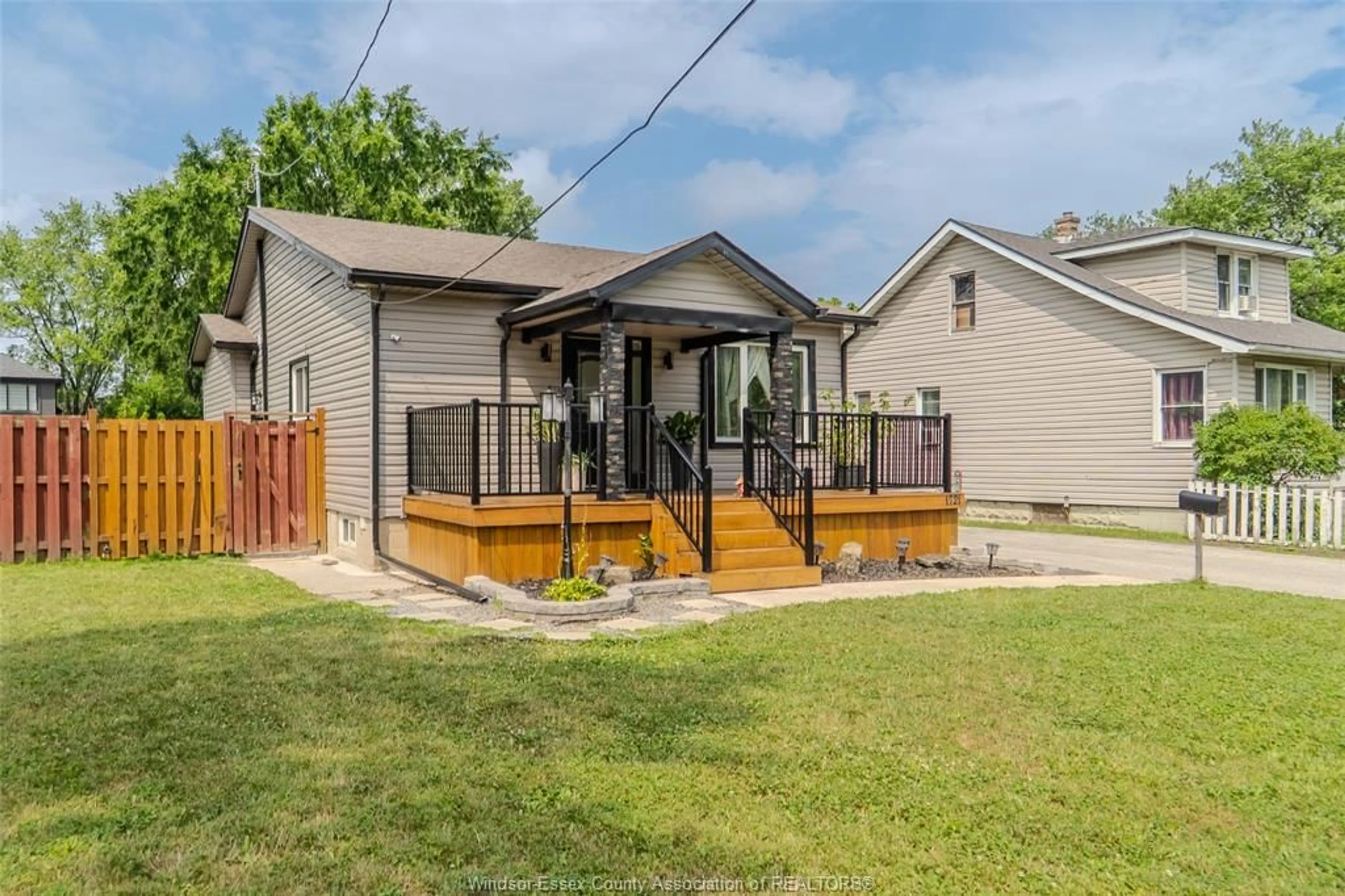 Unknown for 1721 SOUTH CAMERON, Windsor Ontario N9B 3C9