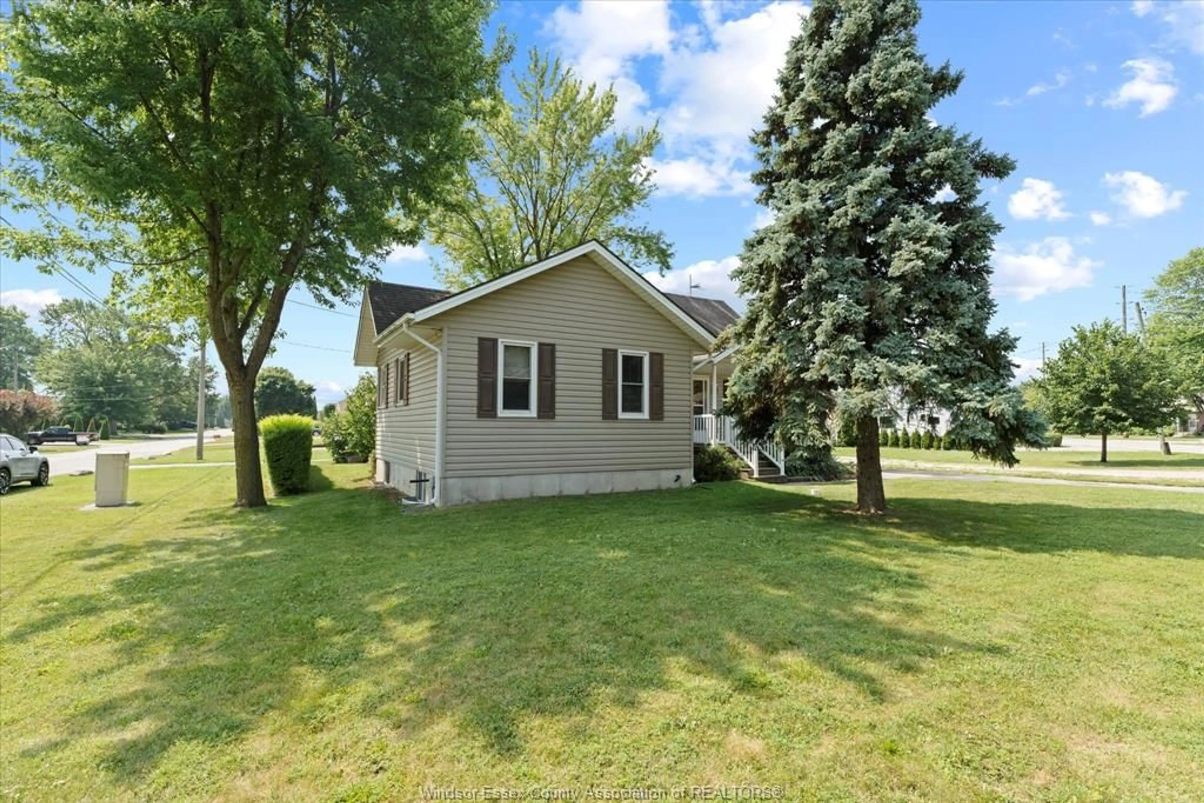Unknown for 4069 GRAND MARAIS, Windsor Ontario N8W 1W9