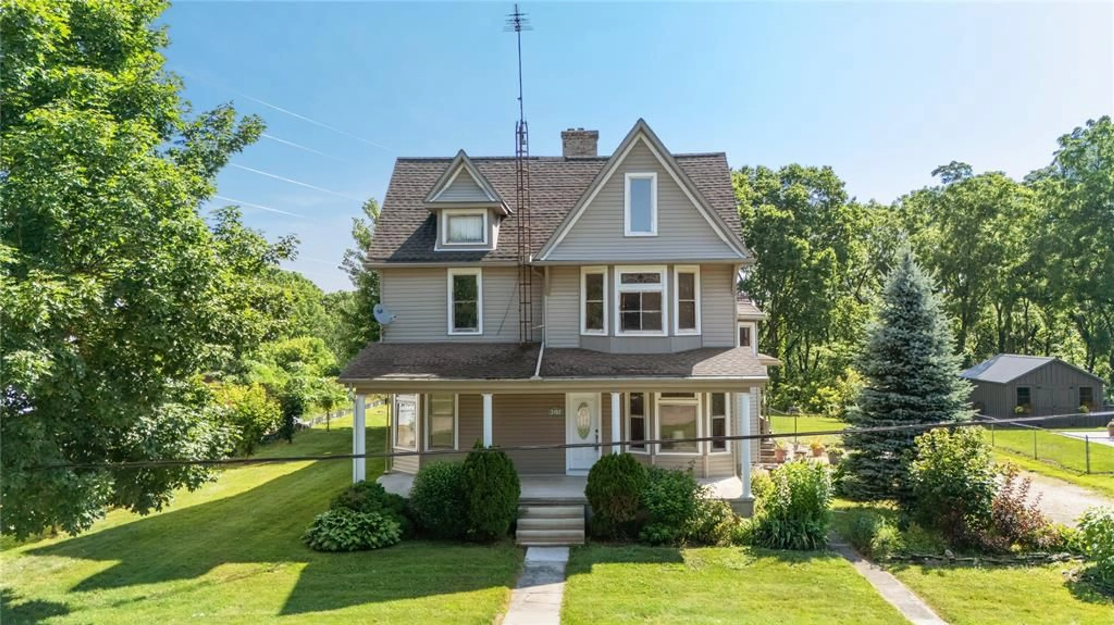 Home with vinyl exterior material, street for 3192 RIVER Rd, Brooke-Alvinston Ontario N0N 1A0