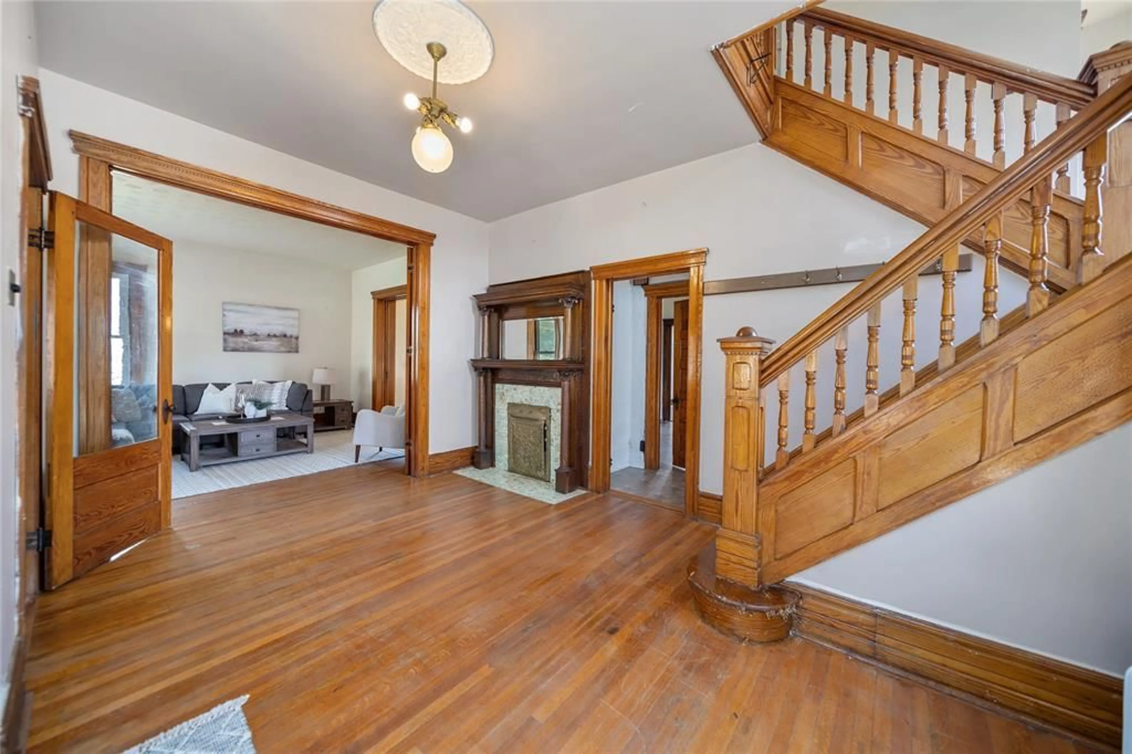 Indoor foyer for 3192 RIVER Rd, Brooke-Alvinston Ontario N0N 1A0