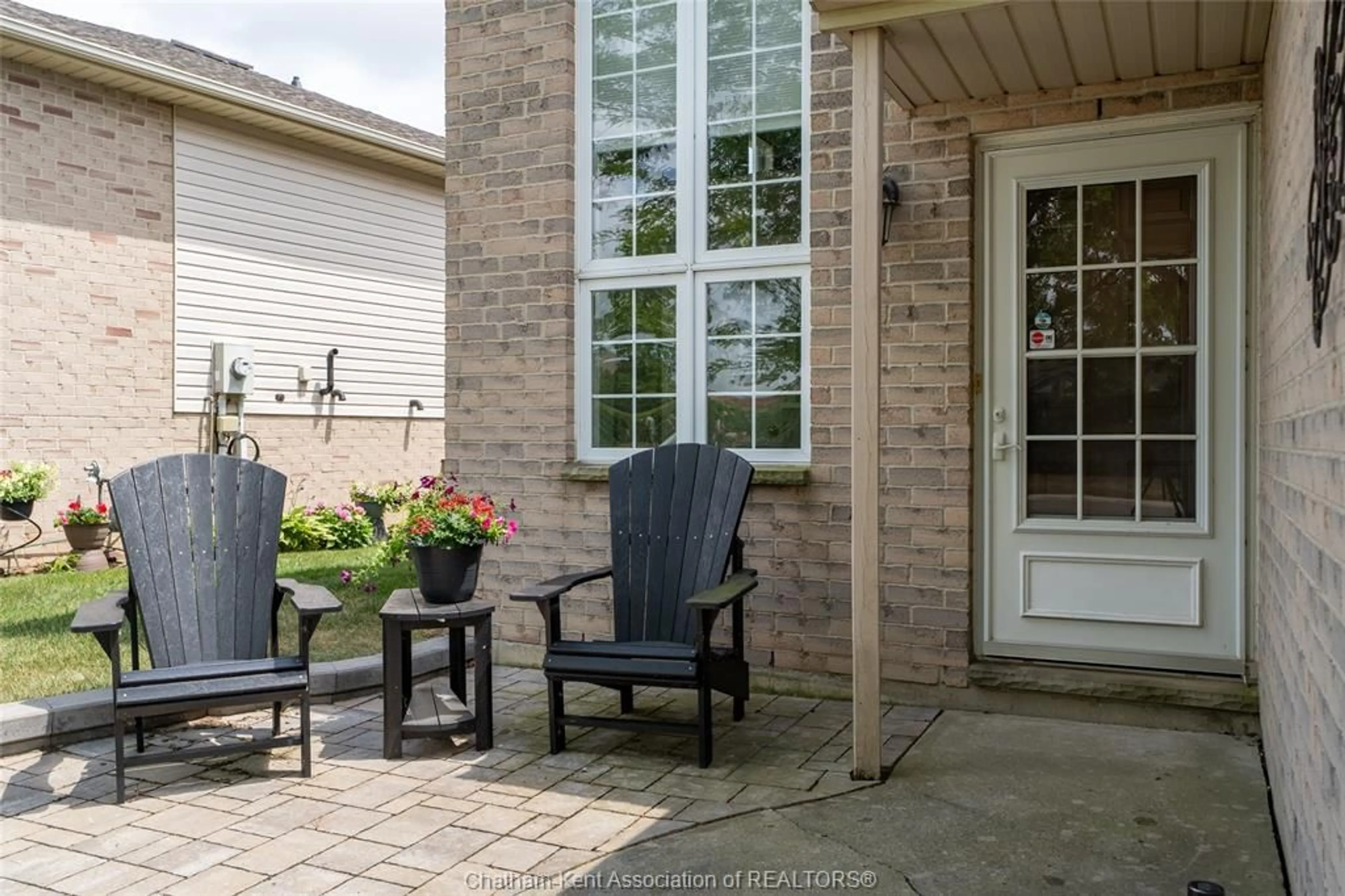 Patio, street for 42 Dale Dr, Chatham Ontario N7L 5R5