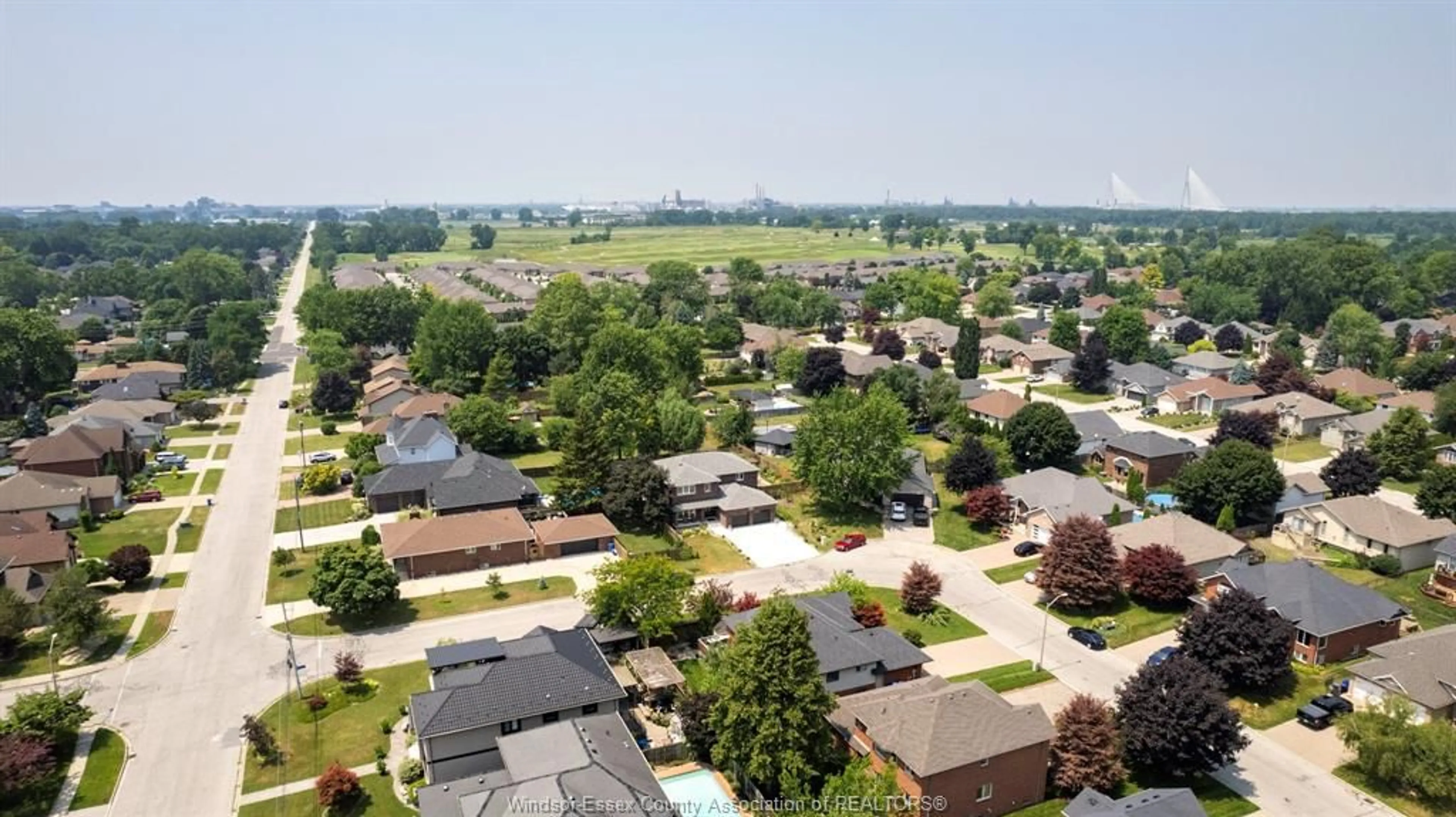 A pic from outside/outdoor area/front of a property/back of a property/a pic from drone, city buildings view from balcony for 1400 MONCK, LaSalle Ontario N9J 3P5