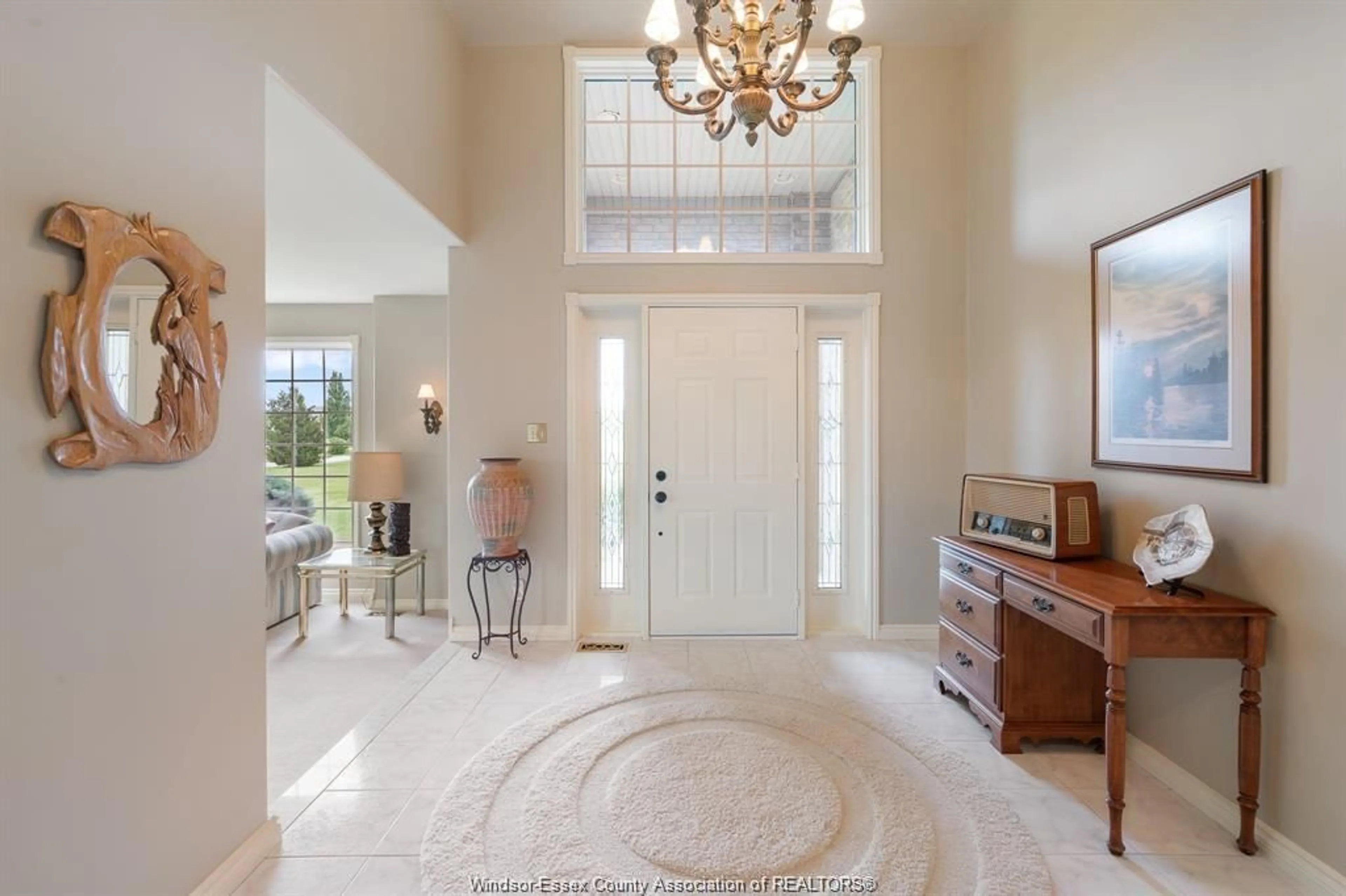 Indoor entryway for 5569 CONCESSION RD 5, Amherstburg Ontario N9V 2Y9