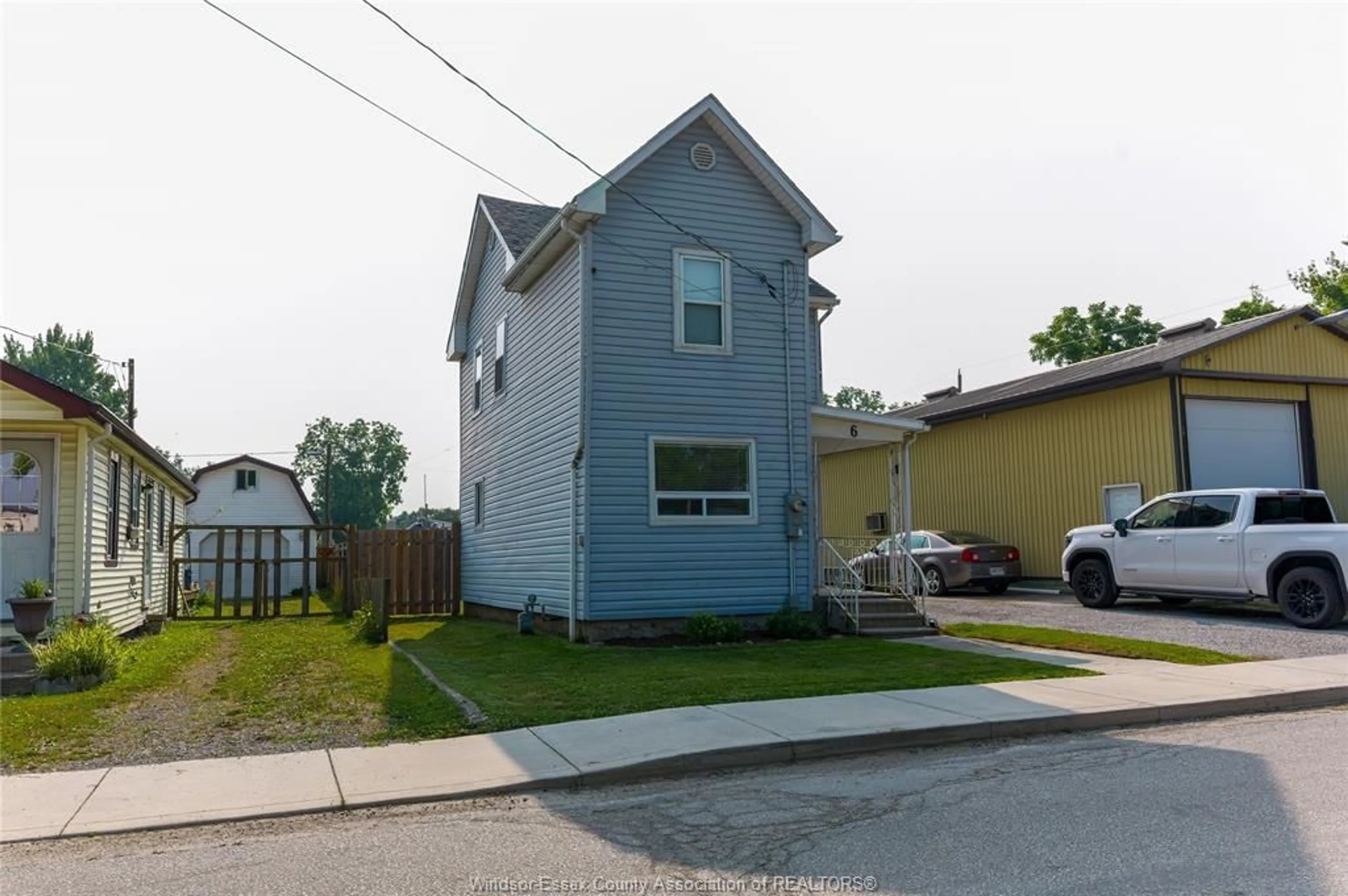 Unknown for 6 HYSLOP St, Chatham Ontario N7M 4X1