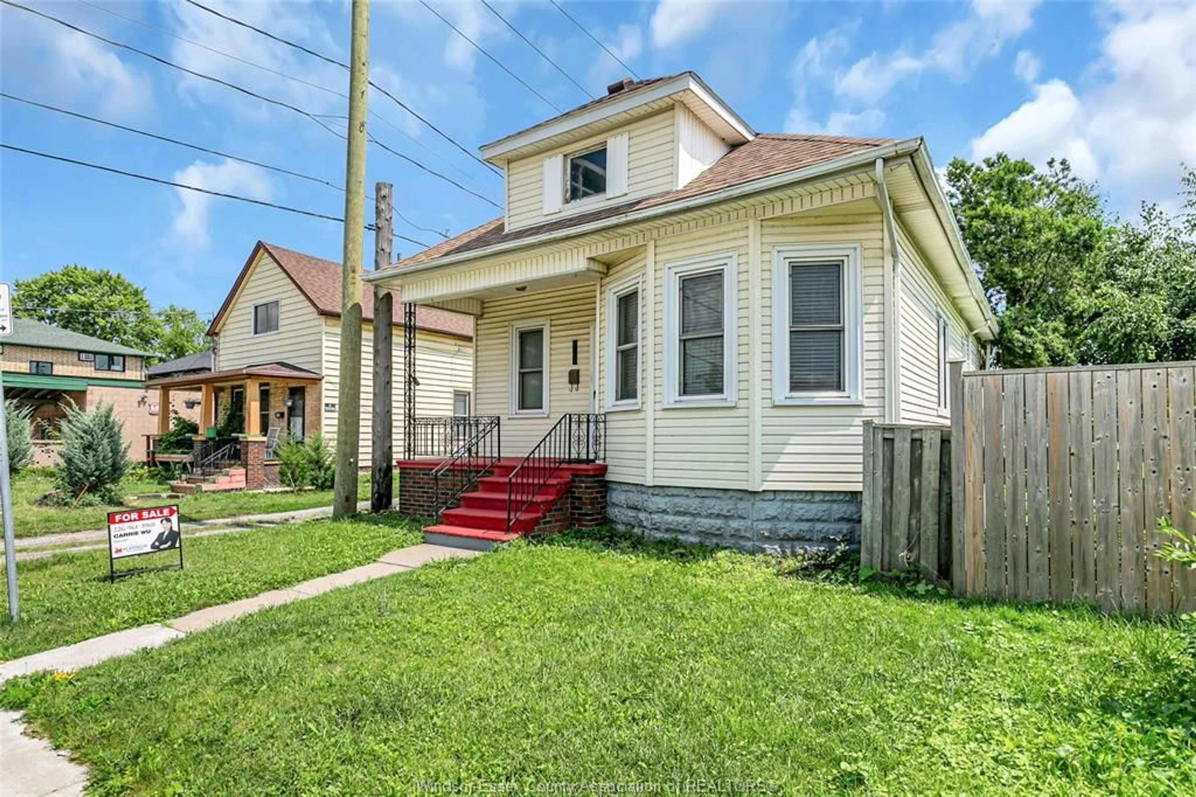 Unknown for 933 CHATHAM St, Windsor Ontario N9A 2Y1